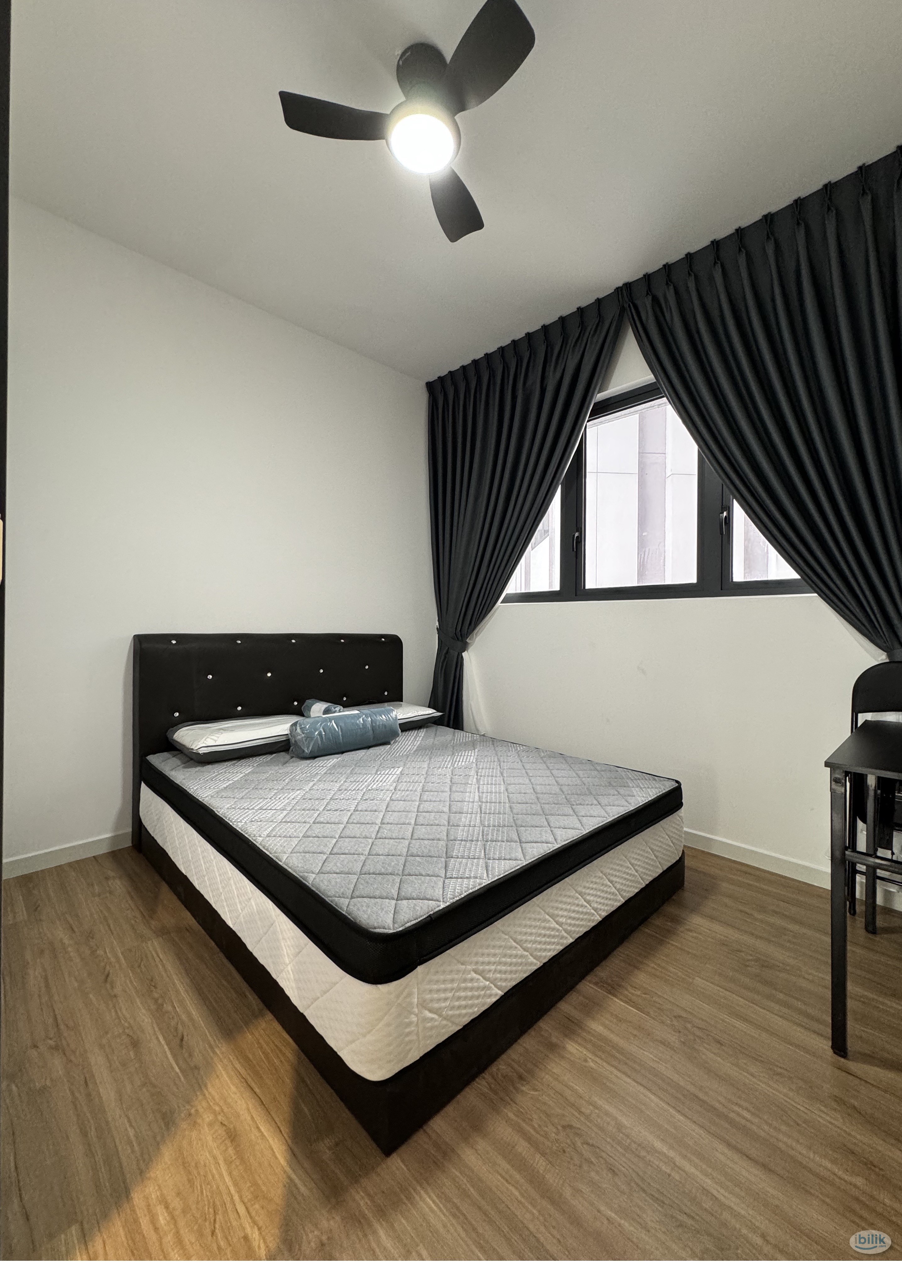 Middle Room at M Vertica KL City Residences, Cheras - Image 3