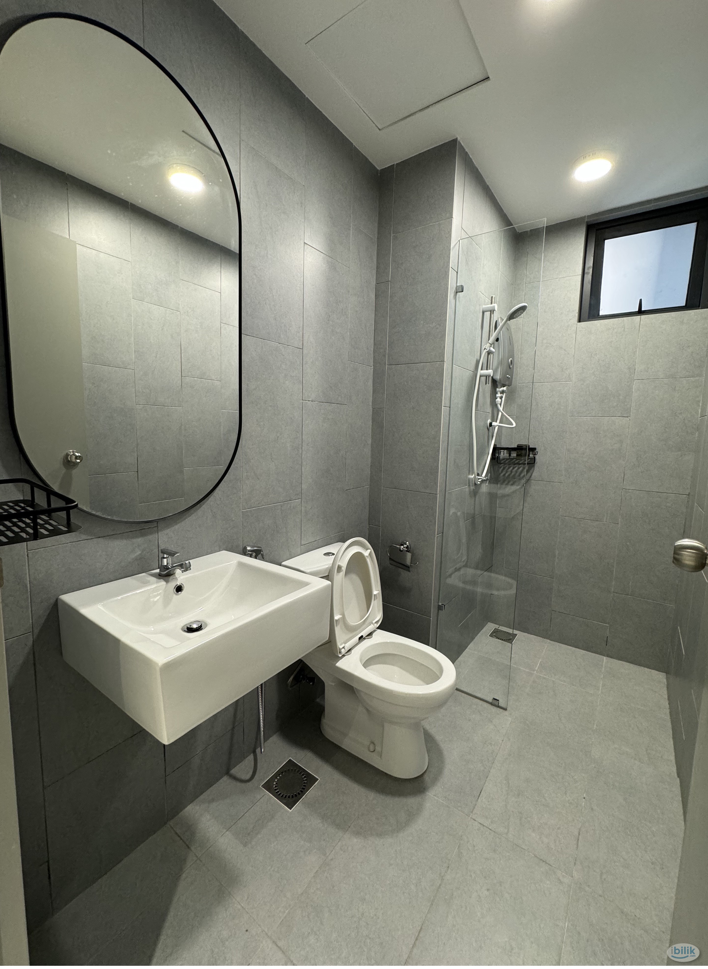 Middle Room at M Vertica KL City Residences, Cheras - Image 2