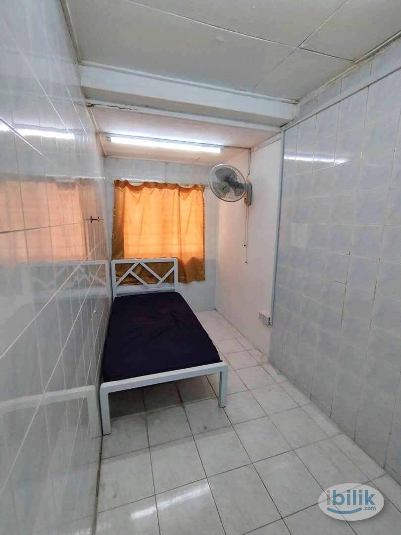 💥FEMALE UNIT ZER0️⃣ deposit middle room @Jalan BU1 with affordable price👍👍 - Image 1