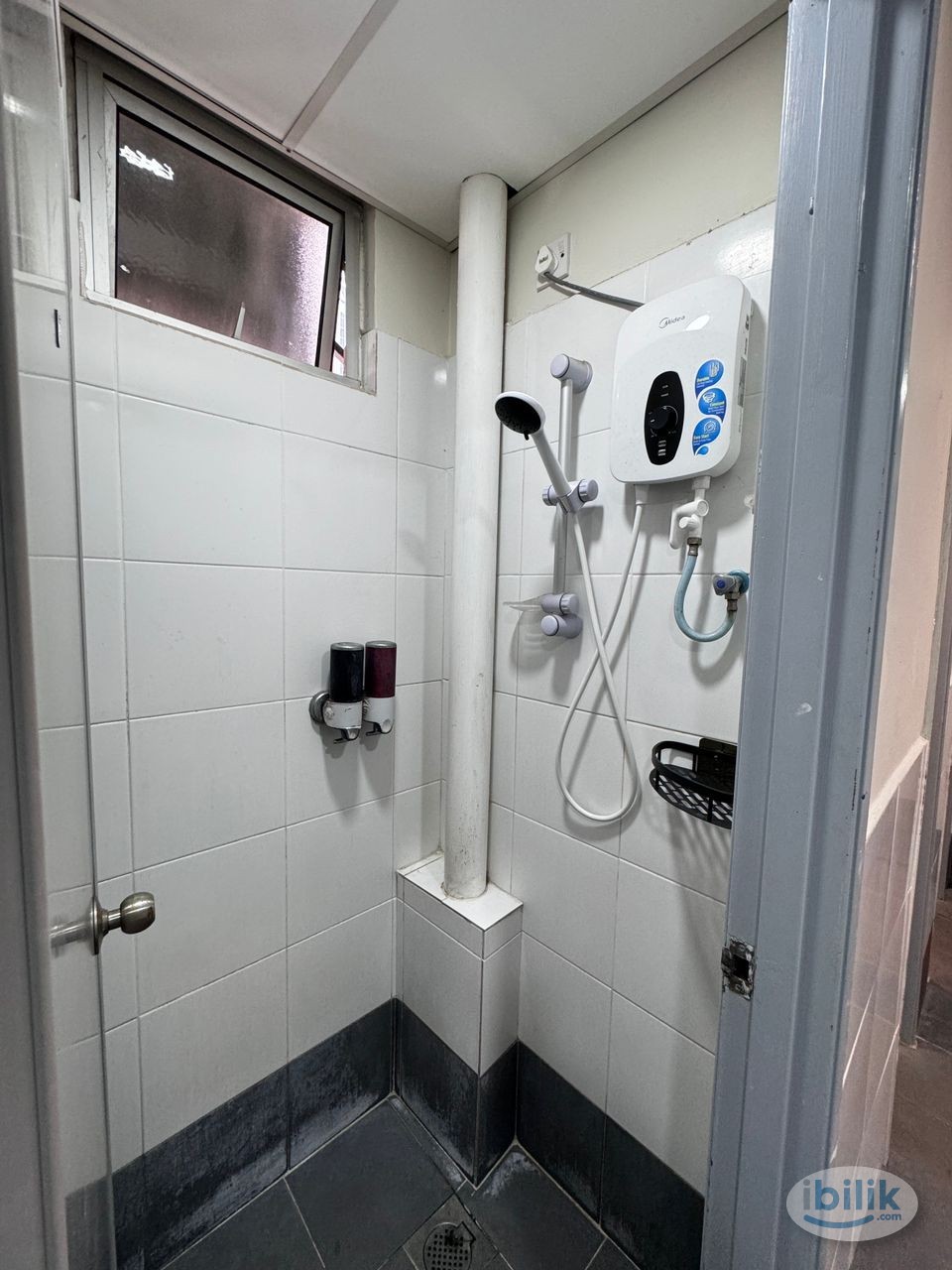 😍CO-LIVING ROOM FOR RENT😍🍛WALKING DISTANCE TO FOOD STALL🍜🚶‍♂️🚗Nearby Location: 📚MTI College - 6 mins Drive 📚Schwin Colle - Image 2