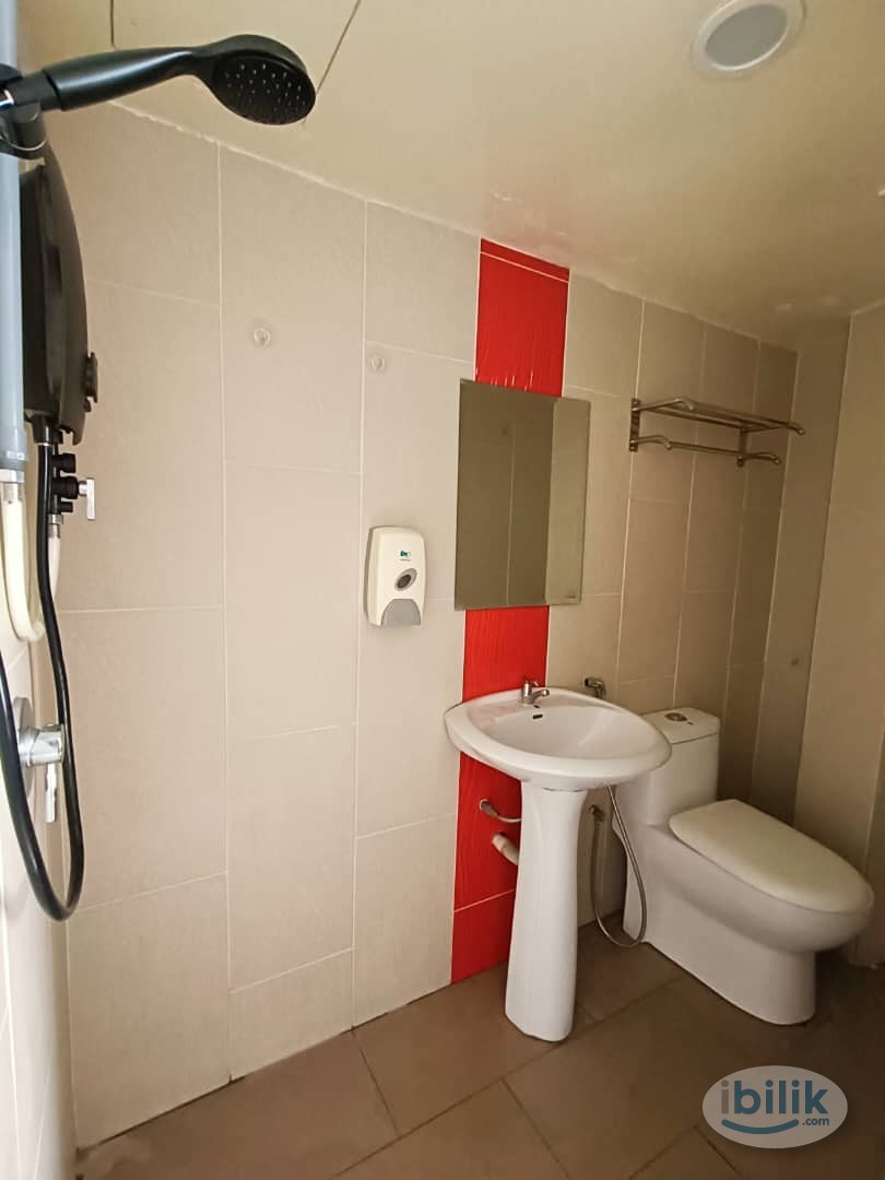 *Single Room with Window and Private Bathroom @ SS 4d/2 near to LRT Kelana Jaya Station - Image 3
