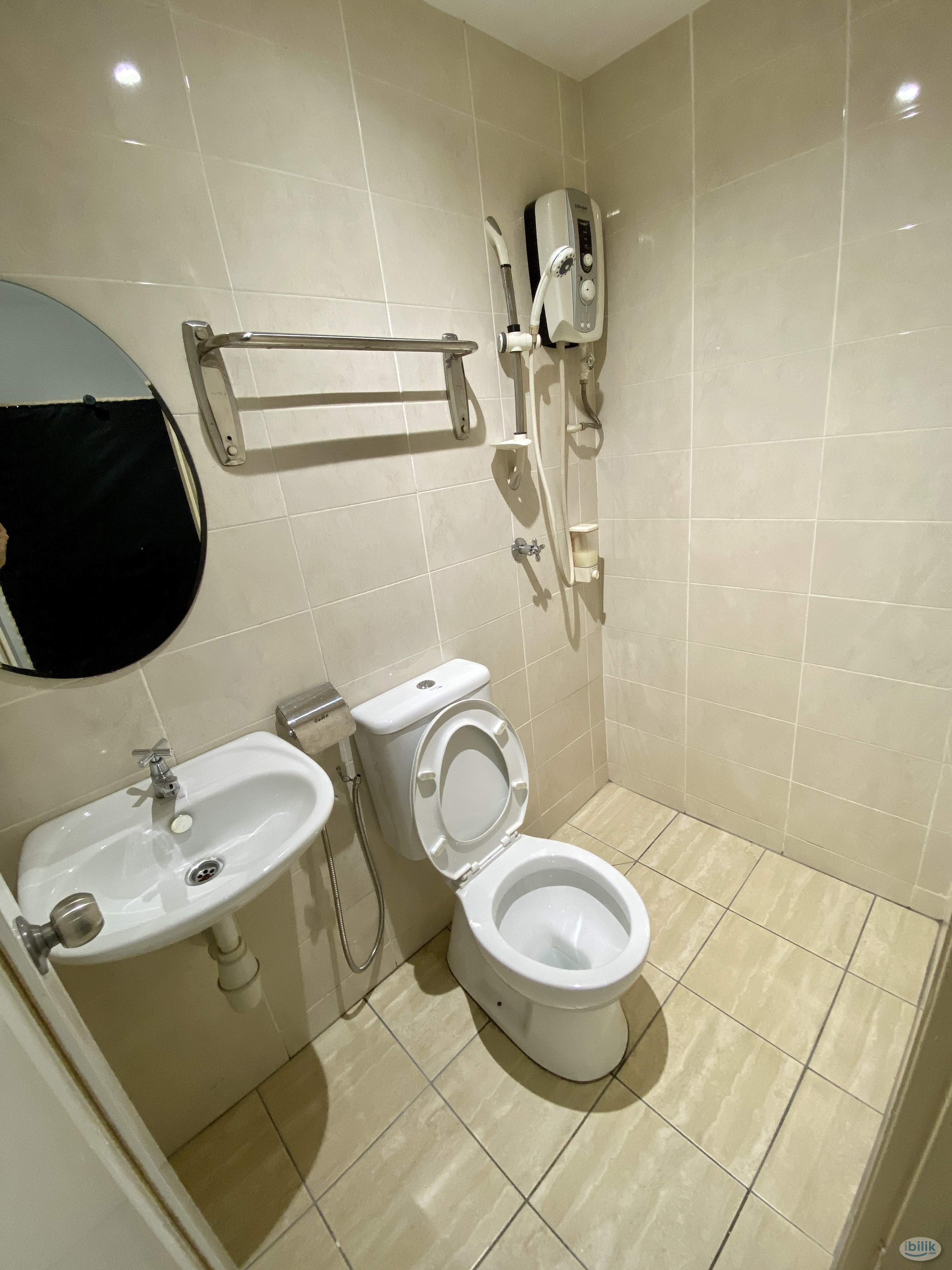 😲 [NO DEPOSIT ‼️‼️ ] CoLiving Master Room for RENT at Damansara Perdana🎈🎈 - Image 3