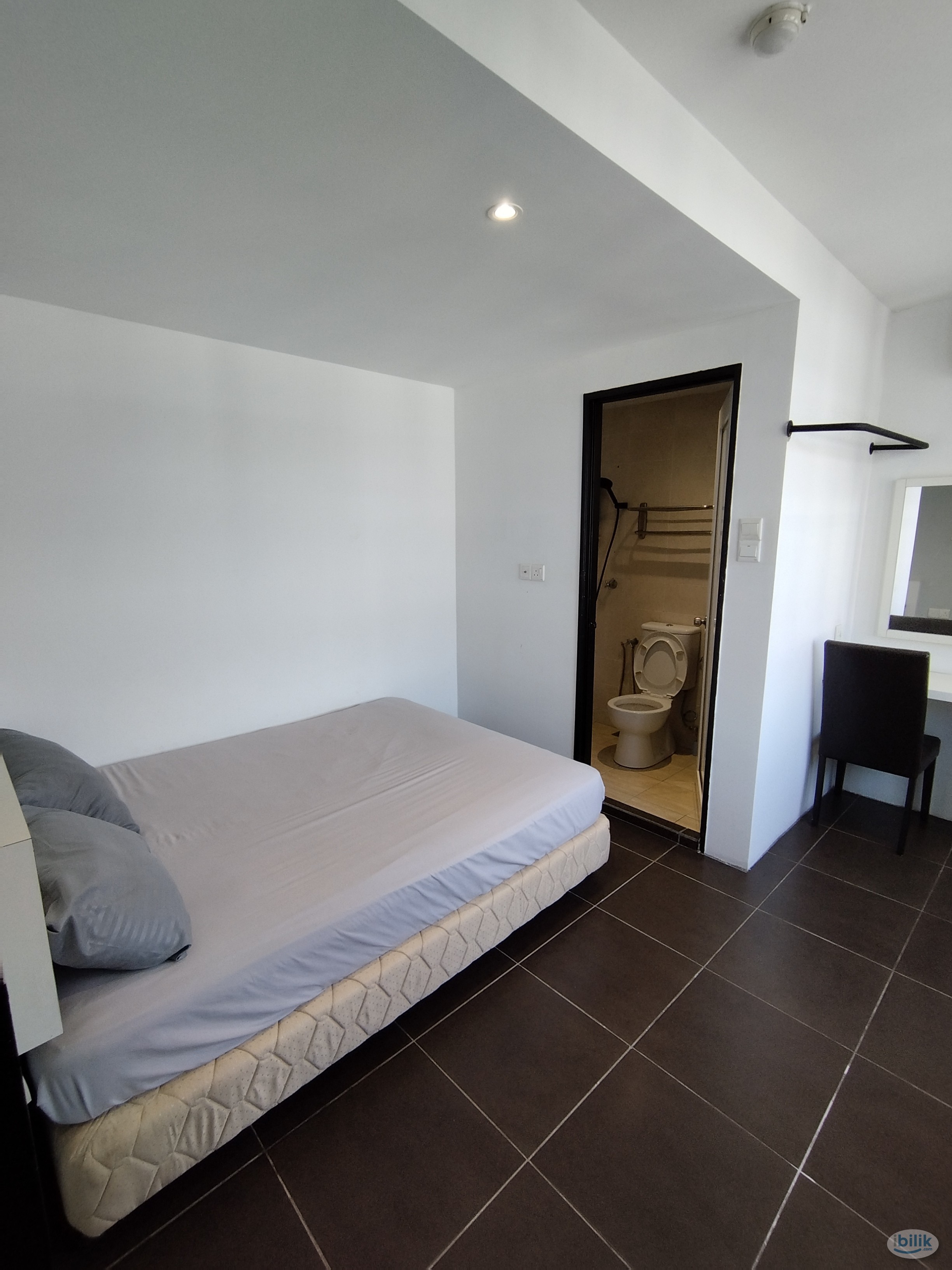 😲 [ LOW DEPOSIT ‼️‼️ ] Super Comfortable Hotel Concept Master Room for RENT at Damansara Perdana🎈🎈 - Image 1