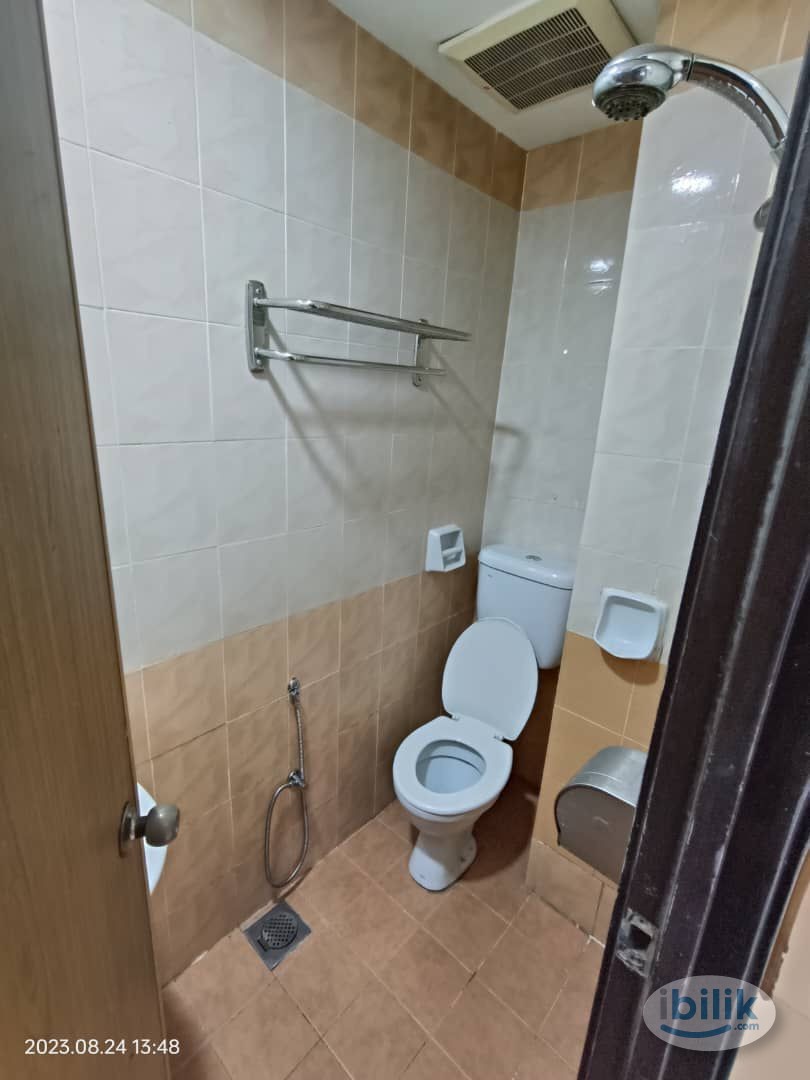 🔥2 min to Maybank tower 🔥🚝4 min to LRT Plaza Rakyat🚝❗Private Room with Attached Bathroom ❗0 Deposit🔥 - Image 4