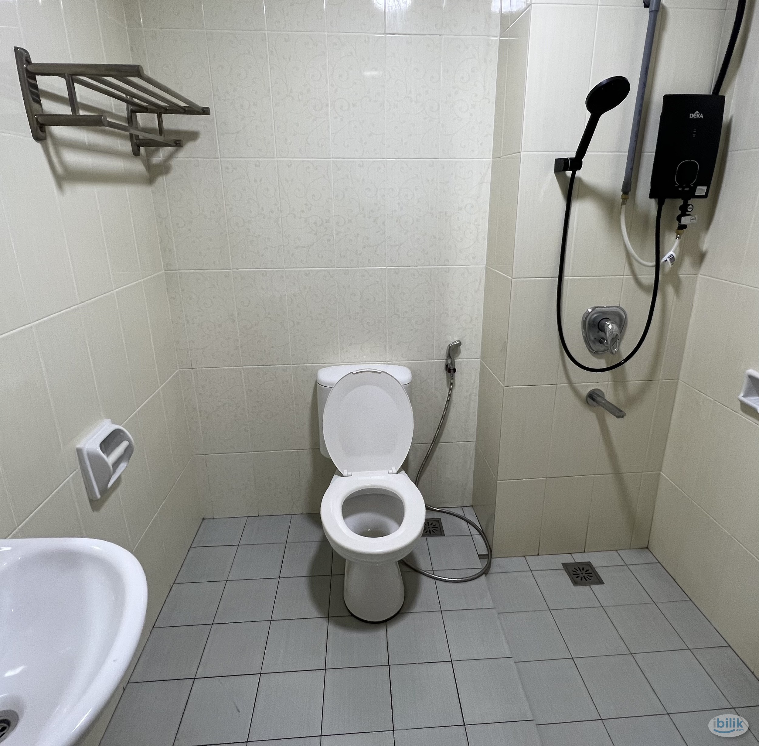 Low Deposit Star Town Inn Master Room at Bukit Bintang, KL City Centre - Image 4