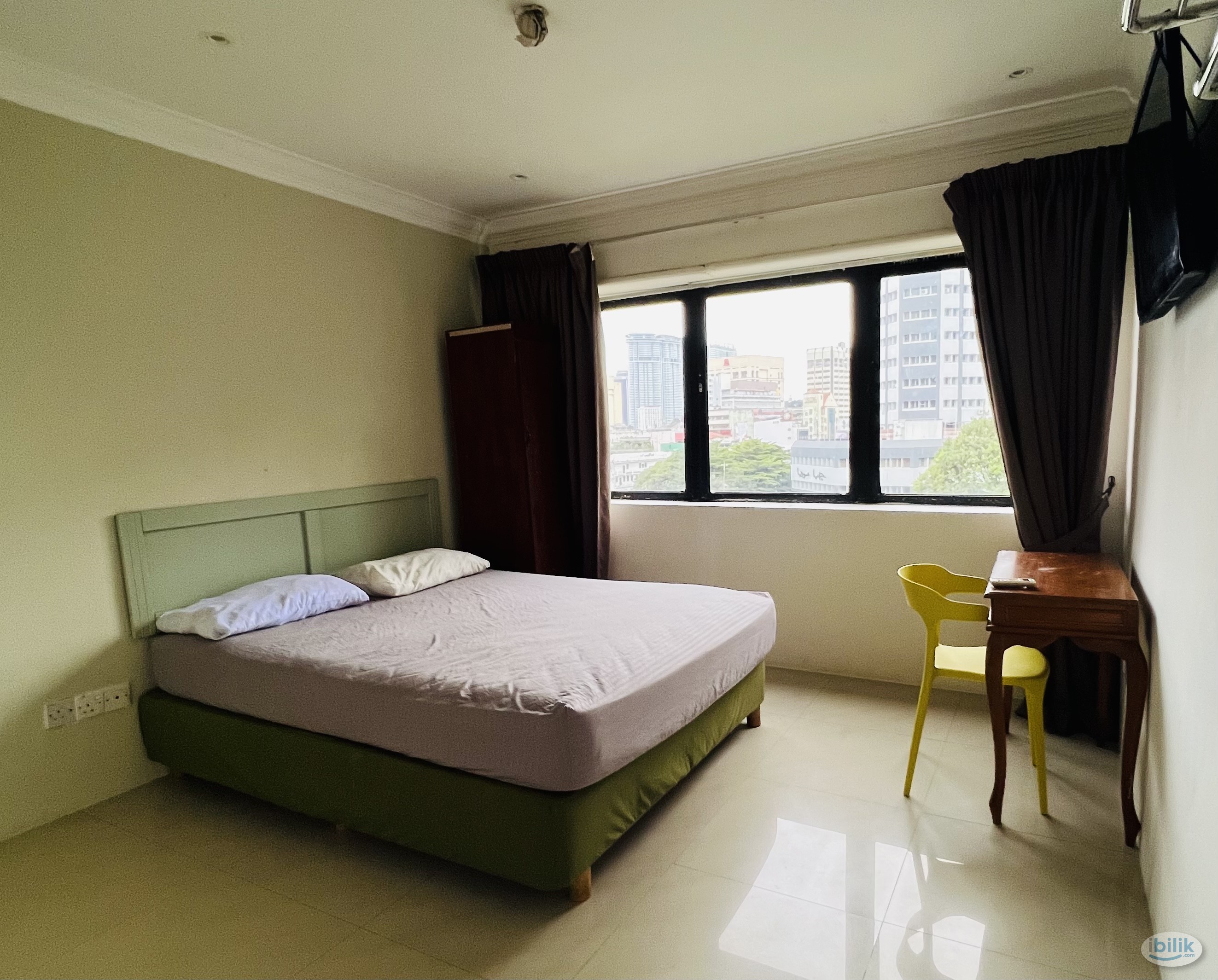 Walking distance to LRT Masjid Jamek  Private bathroom Master Room at Masjid Jamek, KL City Centre - Image 3