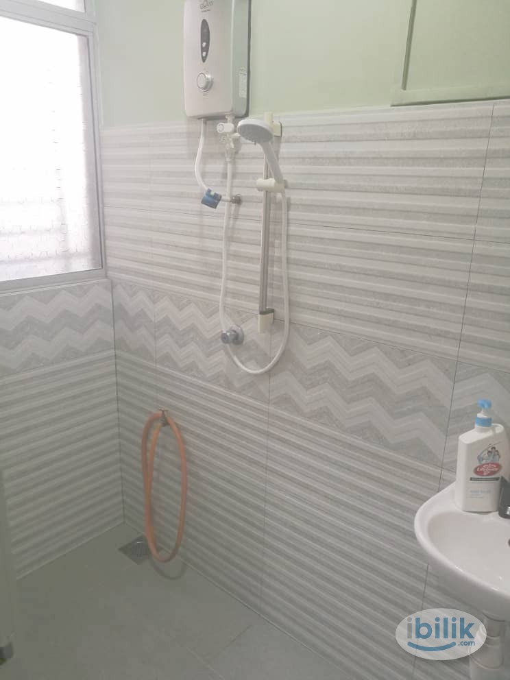 🥳🥳Well Renovated Single Room👕600 MBPs internet 💰Renovated House with Great Maintenance👕at Koi Tropika Bandar Puteri - Image 5