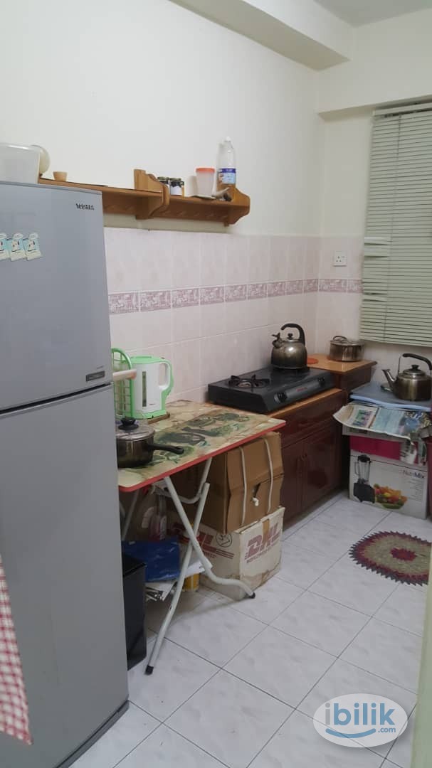 Middle Room for rent - Image 4
