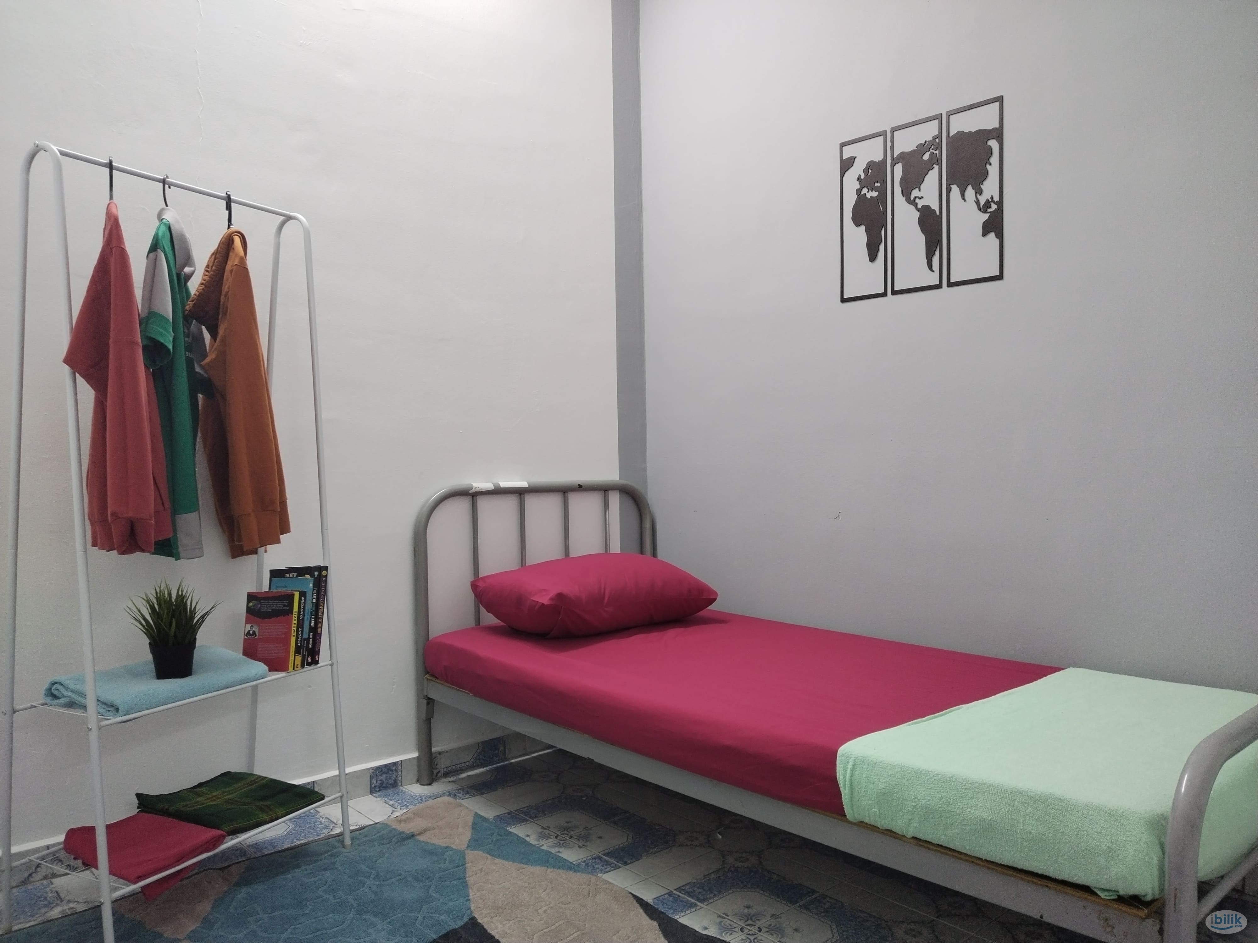 Single Room at Mentari Court 1, Bandar Sunway - Image 1