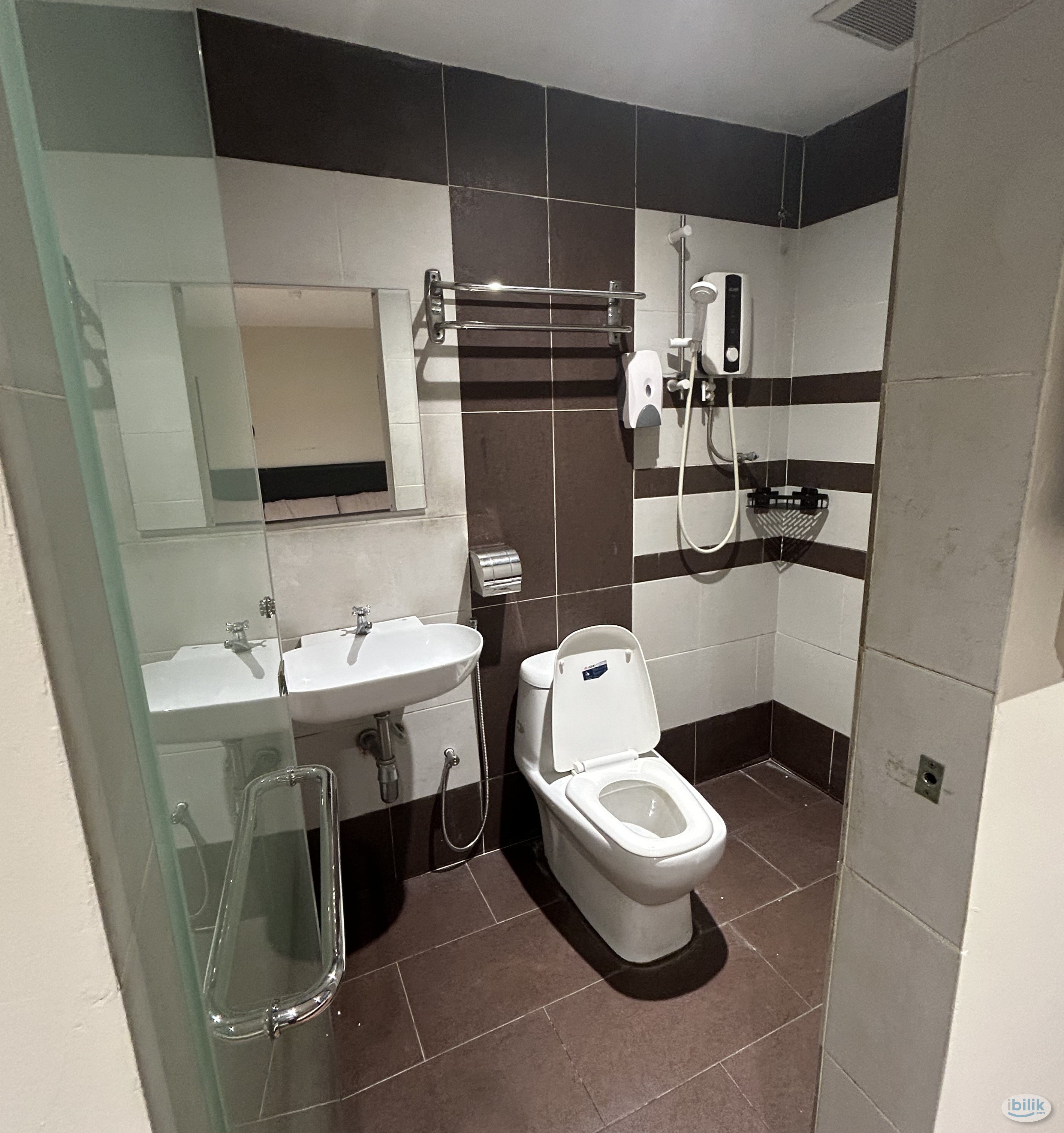 🔥Masteroom Nearby UITM🔥 Private toilet🔥 0 Deposit🔥 Immediate move in🔥Co-living unit‼️ - Image 3