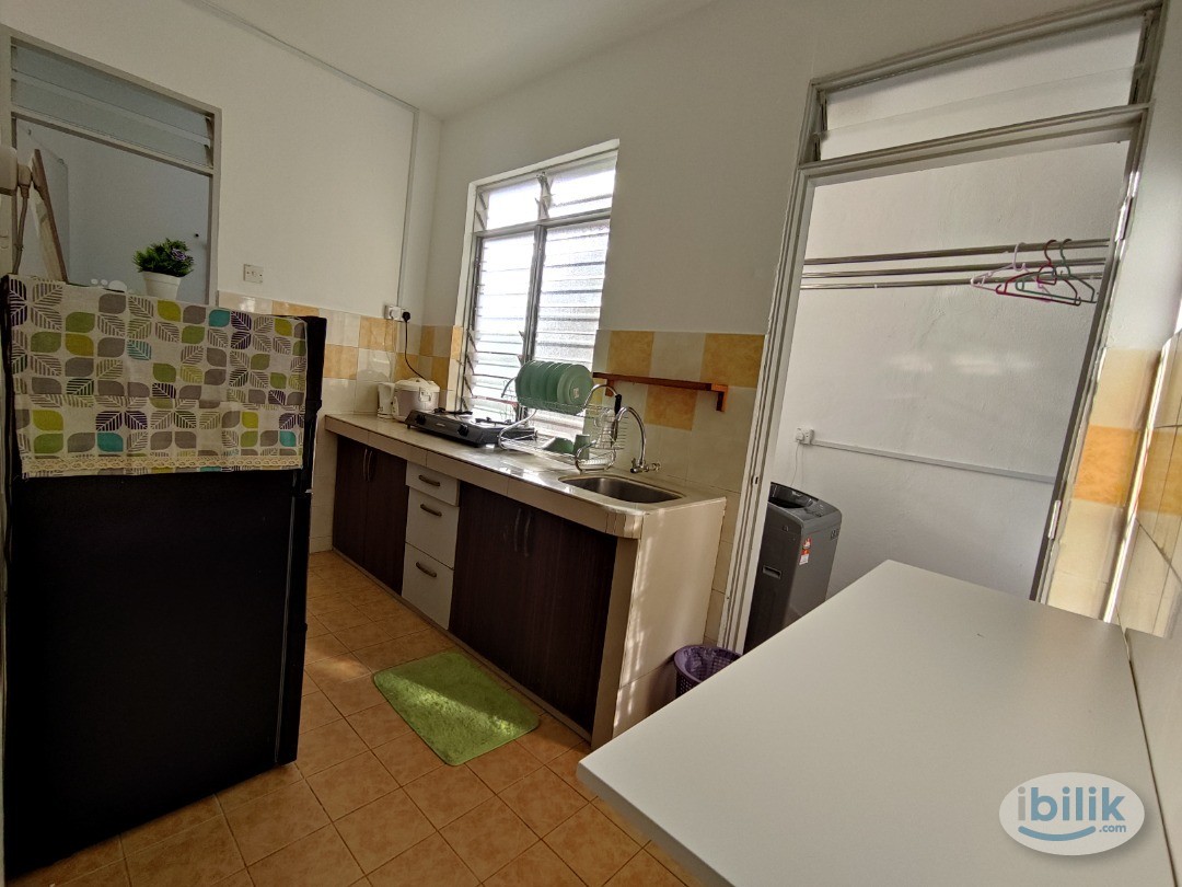 Single Room at Mentari Court 1, Bandar Sunway - Image 2