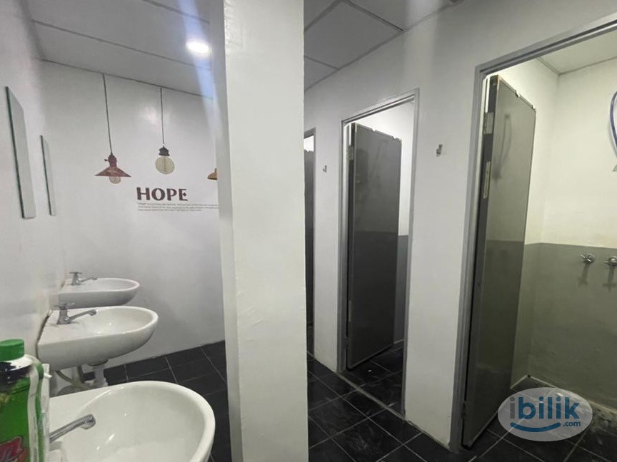 Walking Distance to INTI College & LRT Station. Middle Room Rent in SS15, Subang Jaya - Image 2