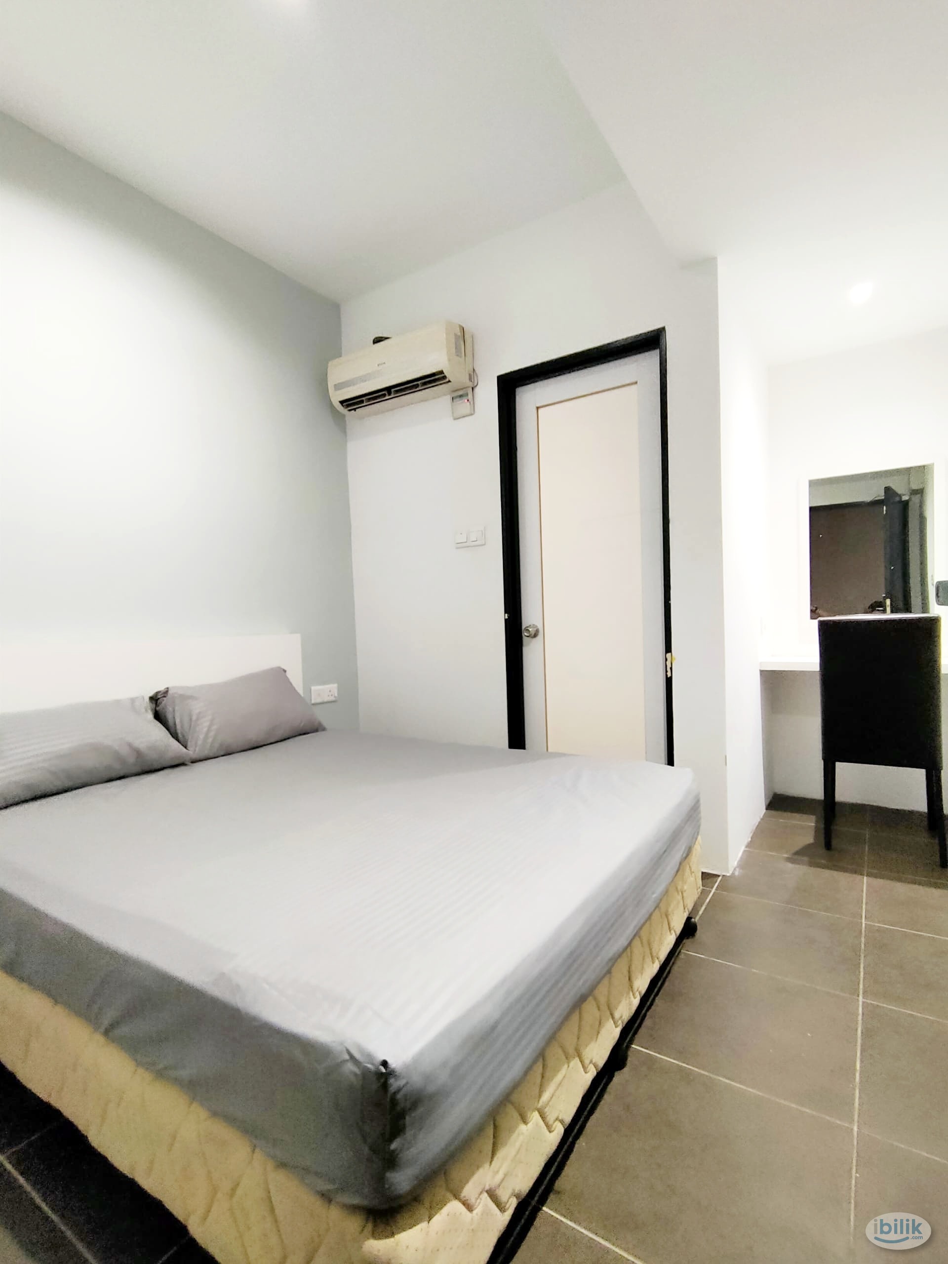 Zero Deposit !!!Middle Room at Damansara Perdana, Petaling Jaya - Image 1