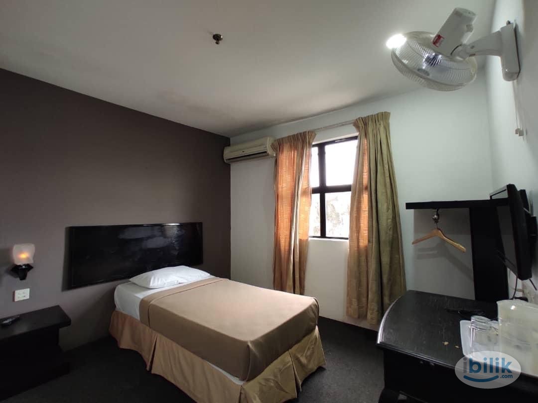 💰ZERO DEPOSIT ROOM FOR RENT💰🚶Locations Nearby ,6 mins walk to IOI mall Puchong,6 mins walk to AEON Supermarket, 8 mins w - Image 1