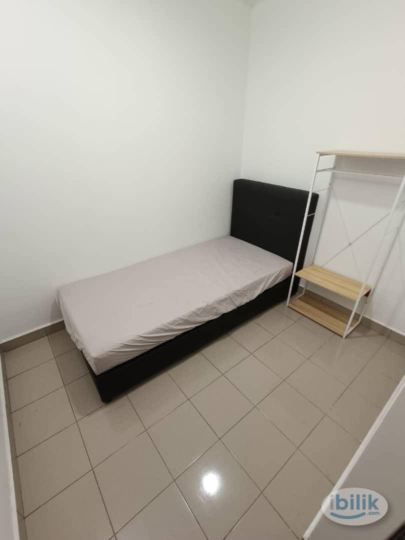 😍Master Room at Pusat Perdagangan Subang Permai😍ZERO DEPOSIT APPLY💥💵DRIVING DISTANCE TO🚗Balai Polis Kampung Baru Subang, - Image 1