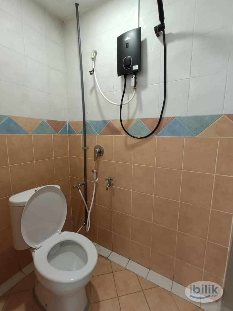 😍Master Room at Pusat Perdagangan Subang Permai😍ZERO DEPOSIT APPLY💥💵DRIVING DISTANCE TO🚗Balai Polis Kampung Baru Subang, - Image 3