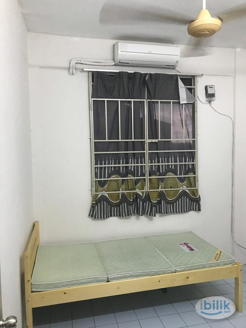 Middle Room at Bayan Lepas, Penang - Image 1
