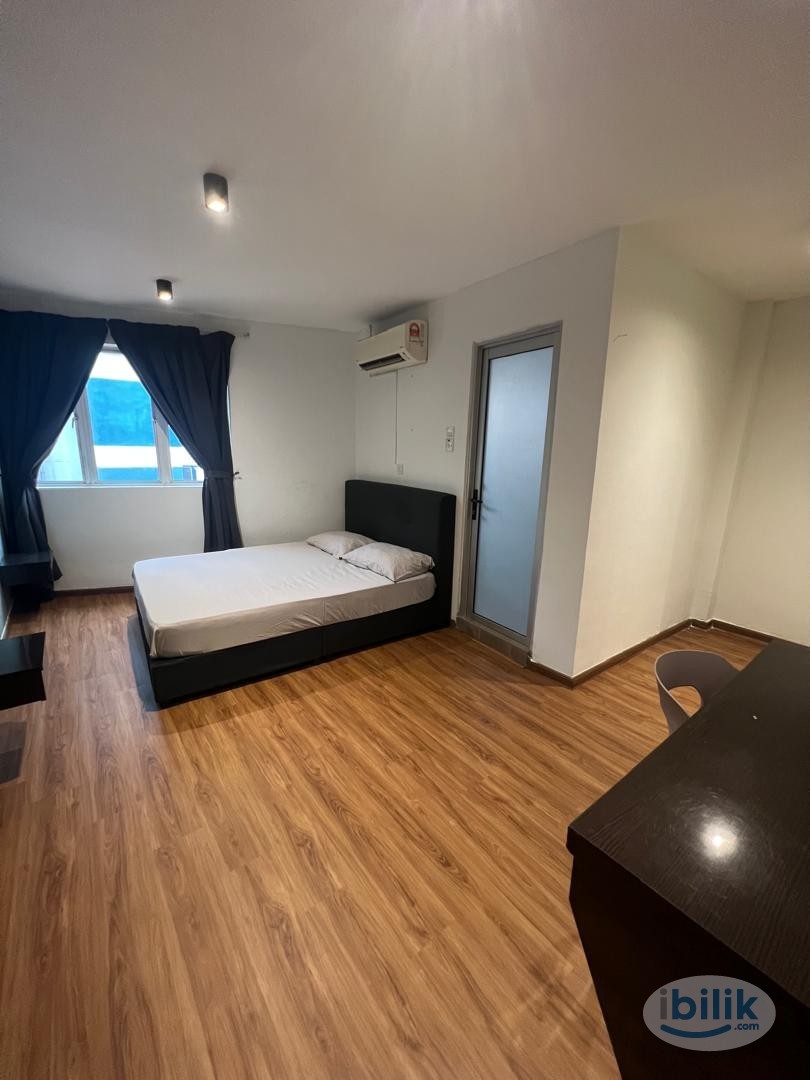 🔥MASTEROOM@ SENTUL🔥 3 min to MRT Kentonmen 🚝❗️Private bathroom😍😍 Immediate move in🔥 - Image 1