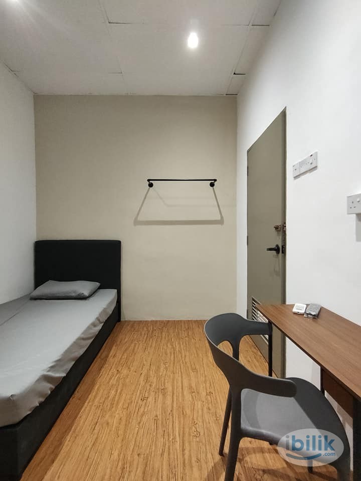 Offer 0 Depo ❗ Room for Rent + Private Toilet near LRT Kelana Jaya - Image 1