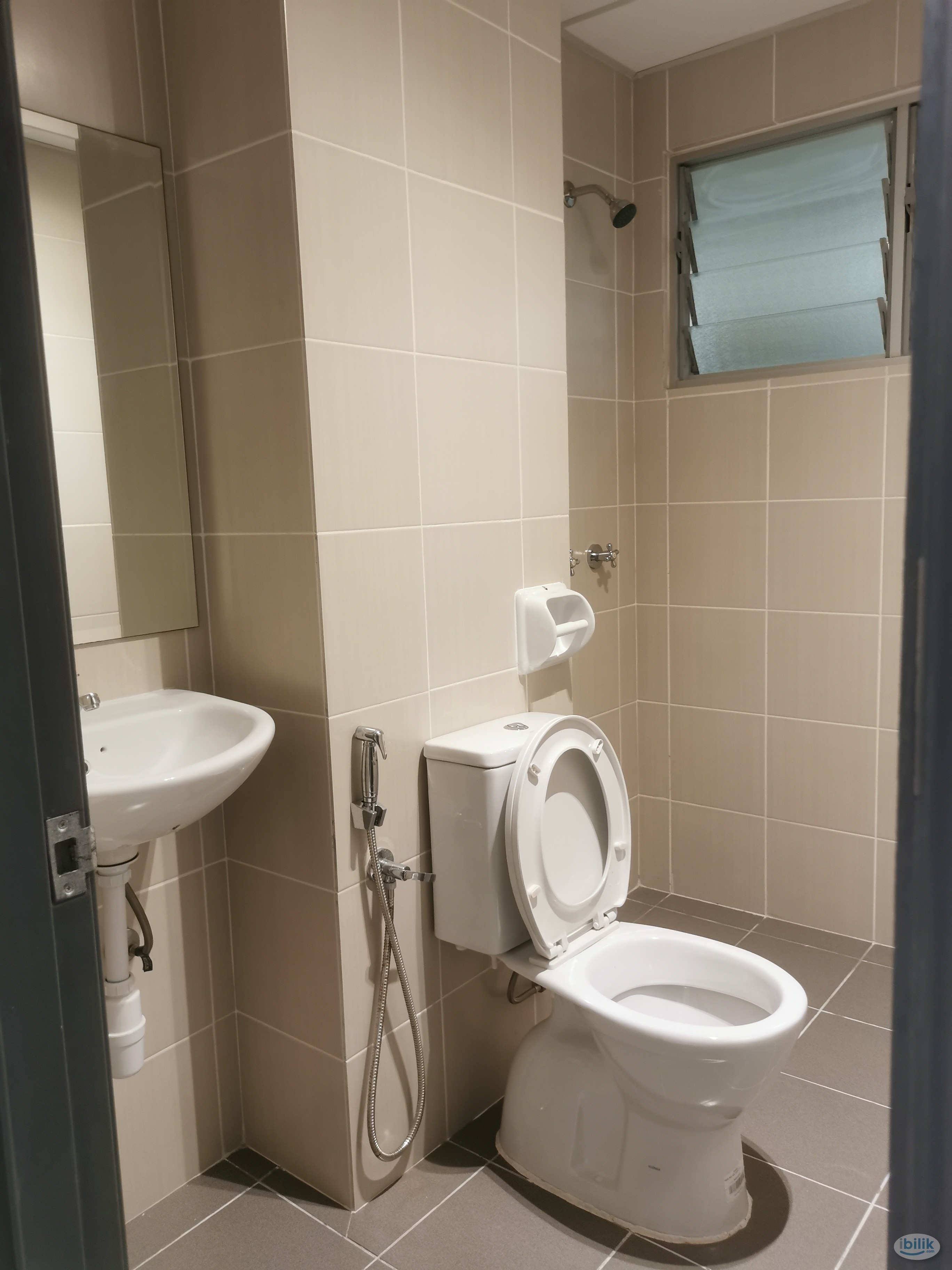[♀️ FEMALE only] Master Room with own bathroom @ Condominium Akasia Bukit Jalil - Image 3