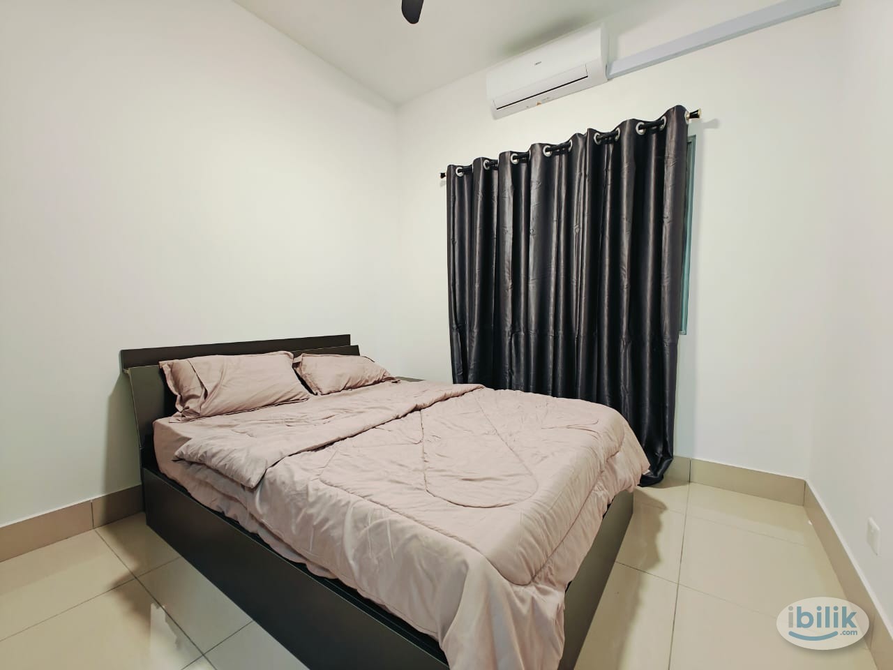 Middle Room at Razak City Residences, Sungai Besi - Image 1