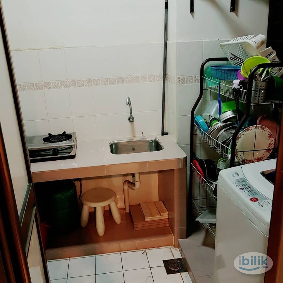 Master Room at Pelangi Utama, Bandar Utama - Image 4