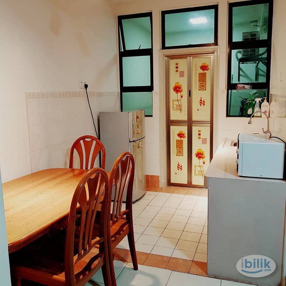 Master Room at Pelangi Utama, Bandar Utama - Image 5