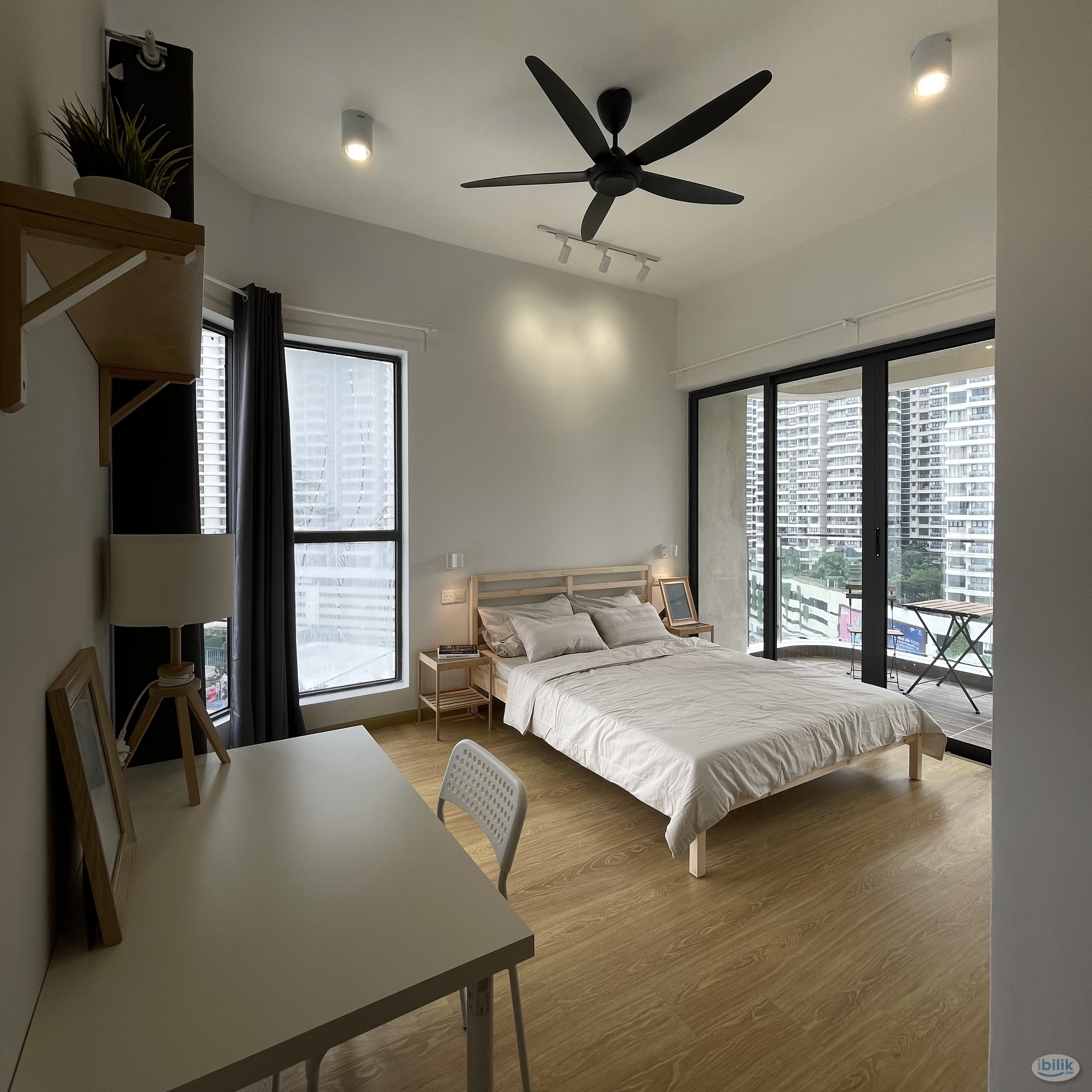 Master Room at Country Garden, Danga Bay - Image 1