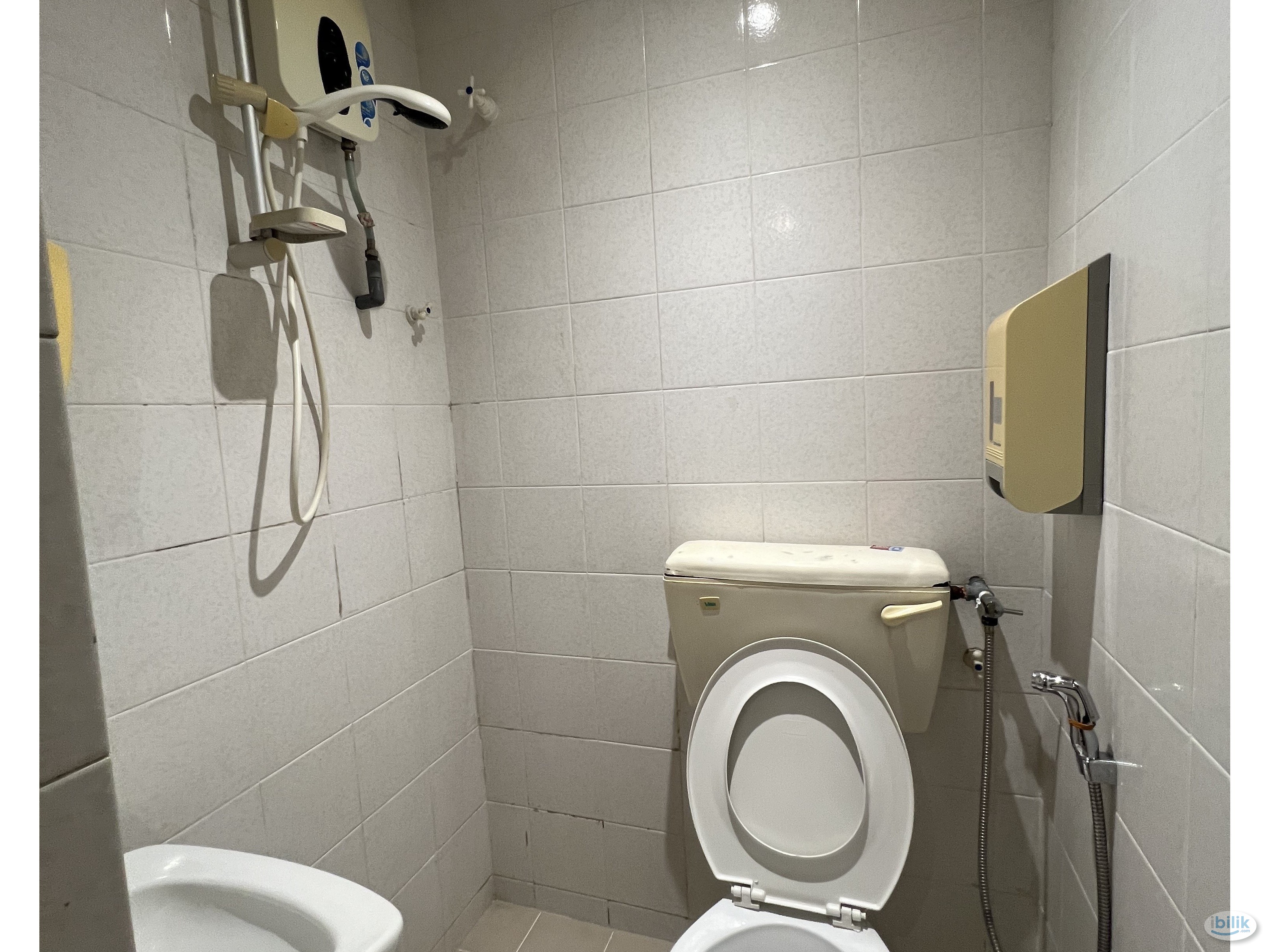 Just a walk to Starling Mall 📍 Single Room Rent in Damansara Utama, Petaling Jaya - Image 3