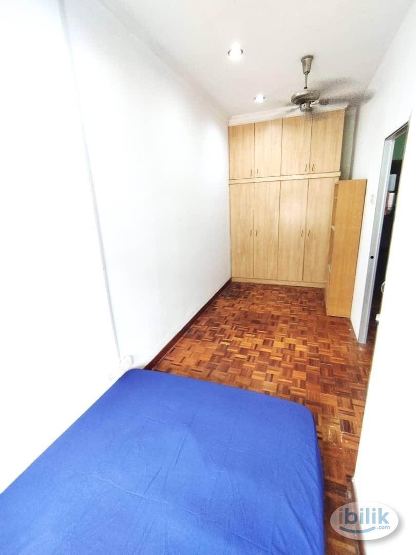 👍Cheap and Nice Room👍 in Band Utama, Near to 1 Utama - Image 1