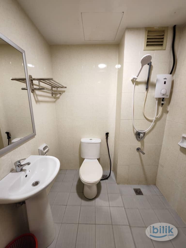 Zero Deposit❗Walking Distance to LRT/MRT Plaza Rakyat❗Super Comfy Queen Bed Master Room For Couple❗ - Image 4