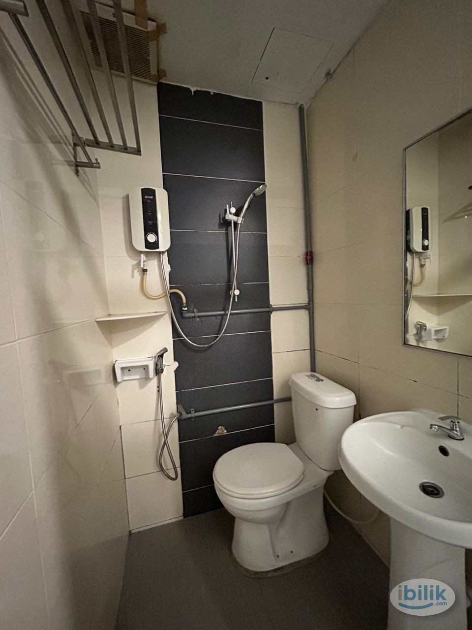 🏬 5 MINS TO MALL | NEAR BANDAR TASIK SELATAN STATION 🚇 | PRIVATE BATHROOM 🛁 - Image 3