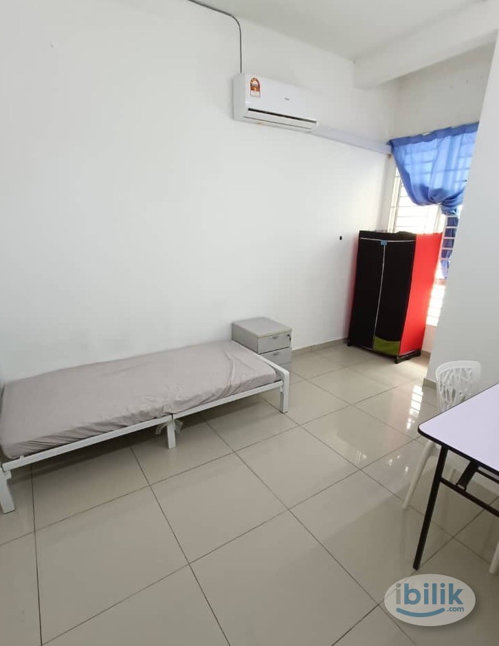 Room for Rent with Air-Cond ❄ at Bandar Botanic near GM Klang - Image 5