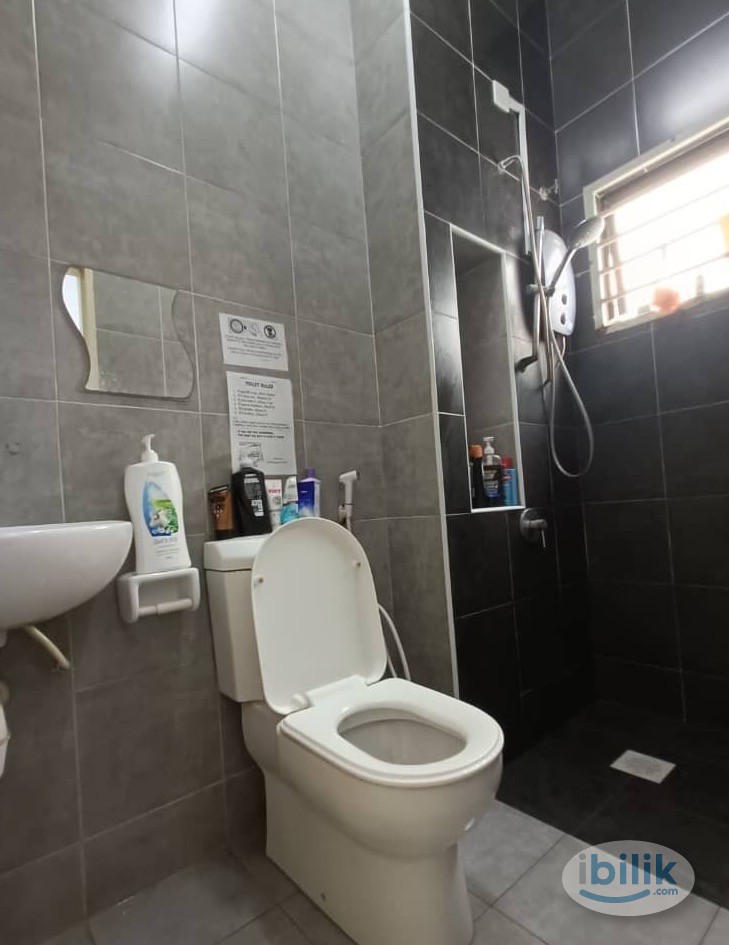 Room for Rent with Air-Cond ❄ at Bandar Botanic near GM Klang - Image 3