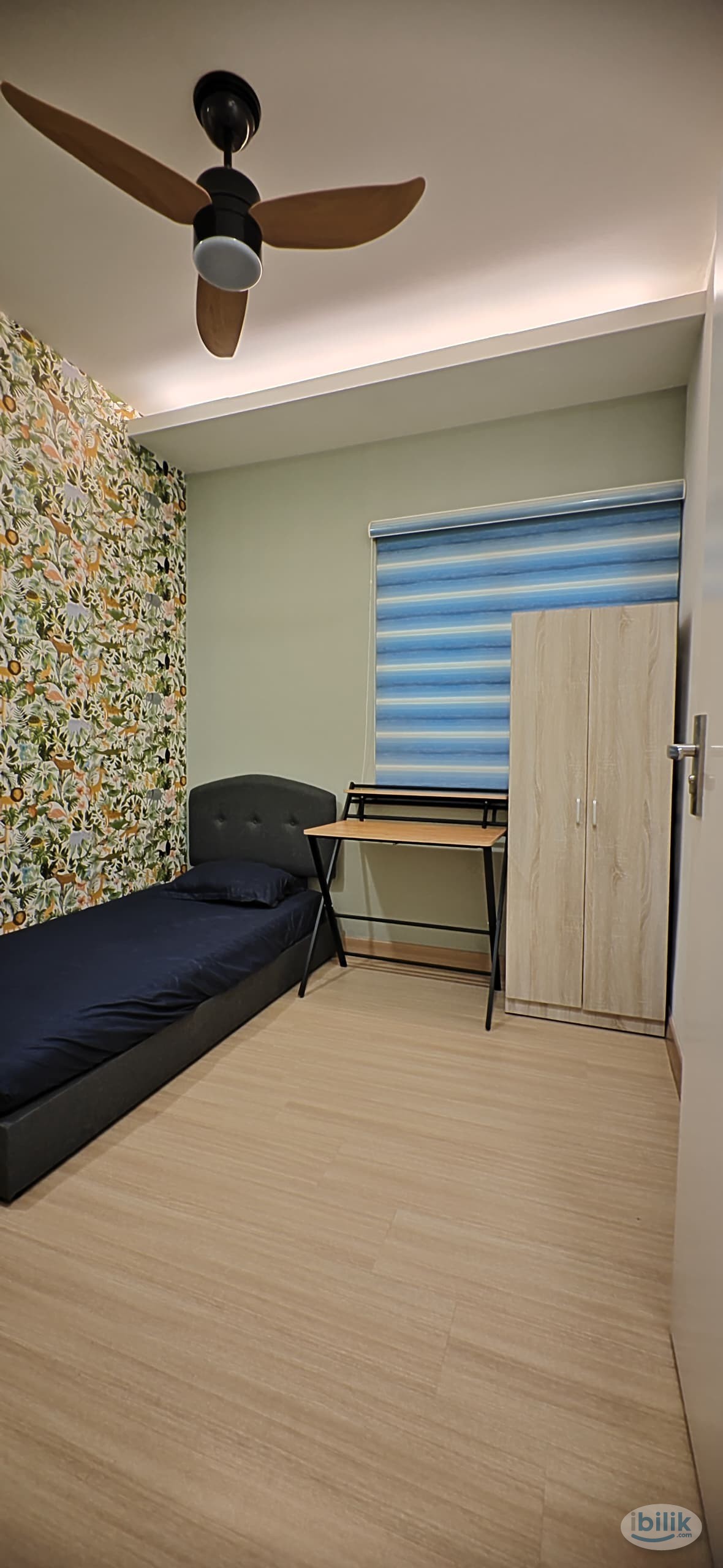 Trinity Aquata Desa Petaling KL Small Room Fully Furnished Shuttle Van LRT ERL MRT KTM - Image 1