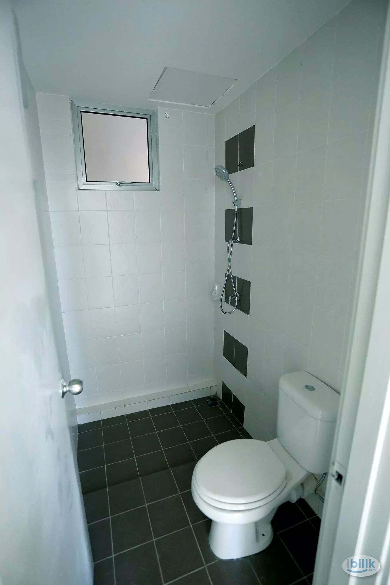 Middle Room Golden Triangle Condominium (Female Only Unit) - Image 4