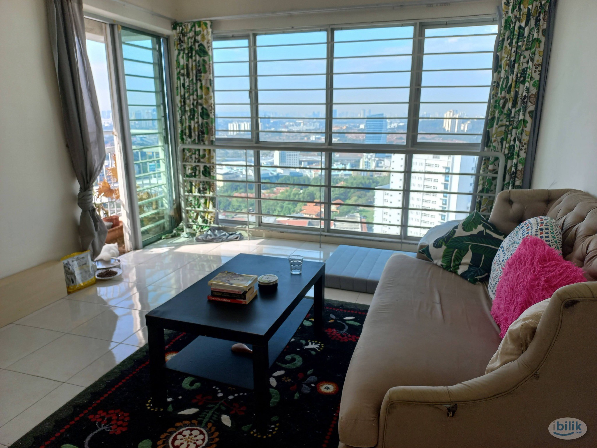 Middle Room at Metropolitan Square, Damansara Perdana - Image 2