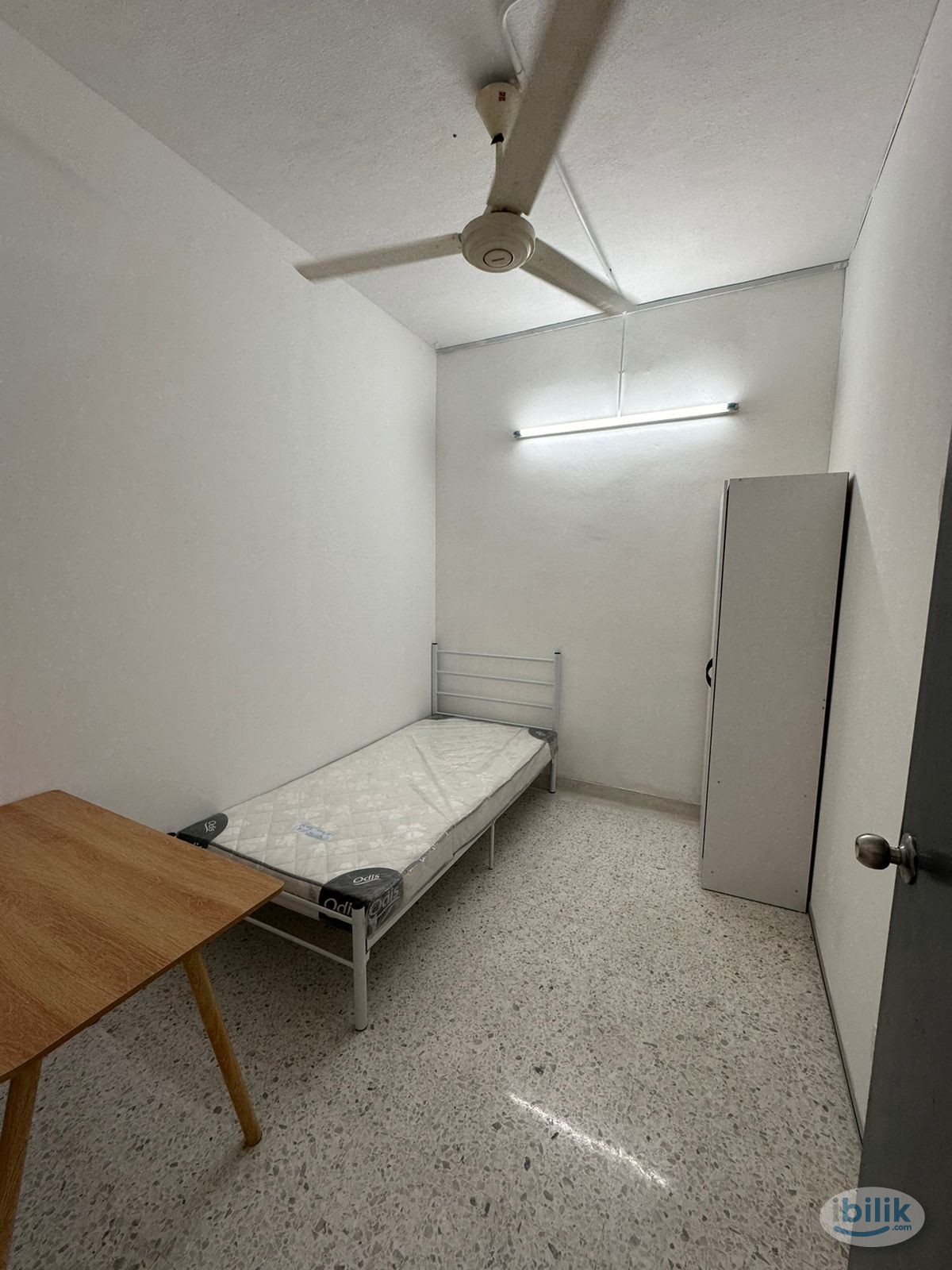 NEwly Renovated Room in Damansara Utama - Image 1