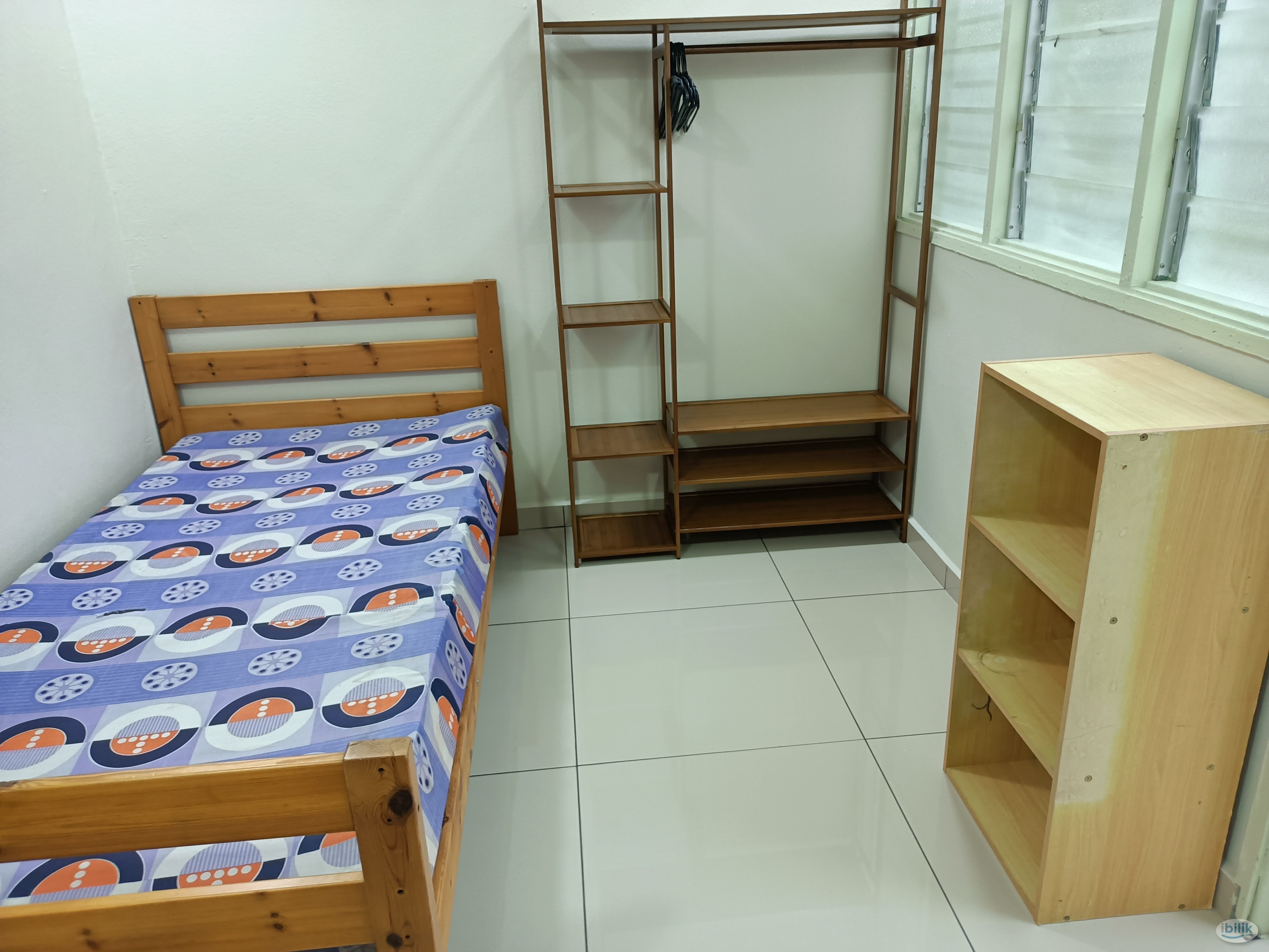 Middle Room at Pandan Perdana, Pandan - Image 1