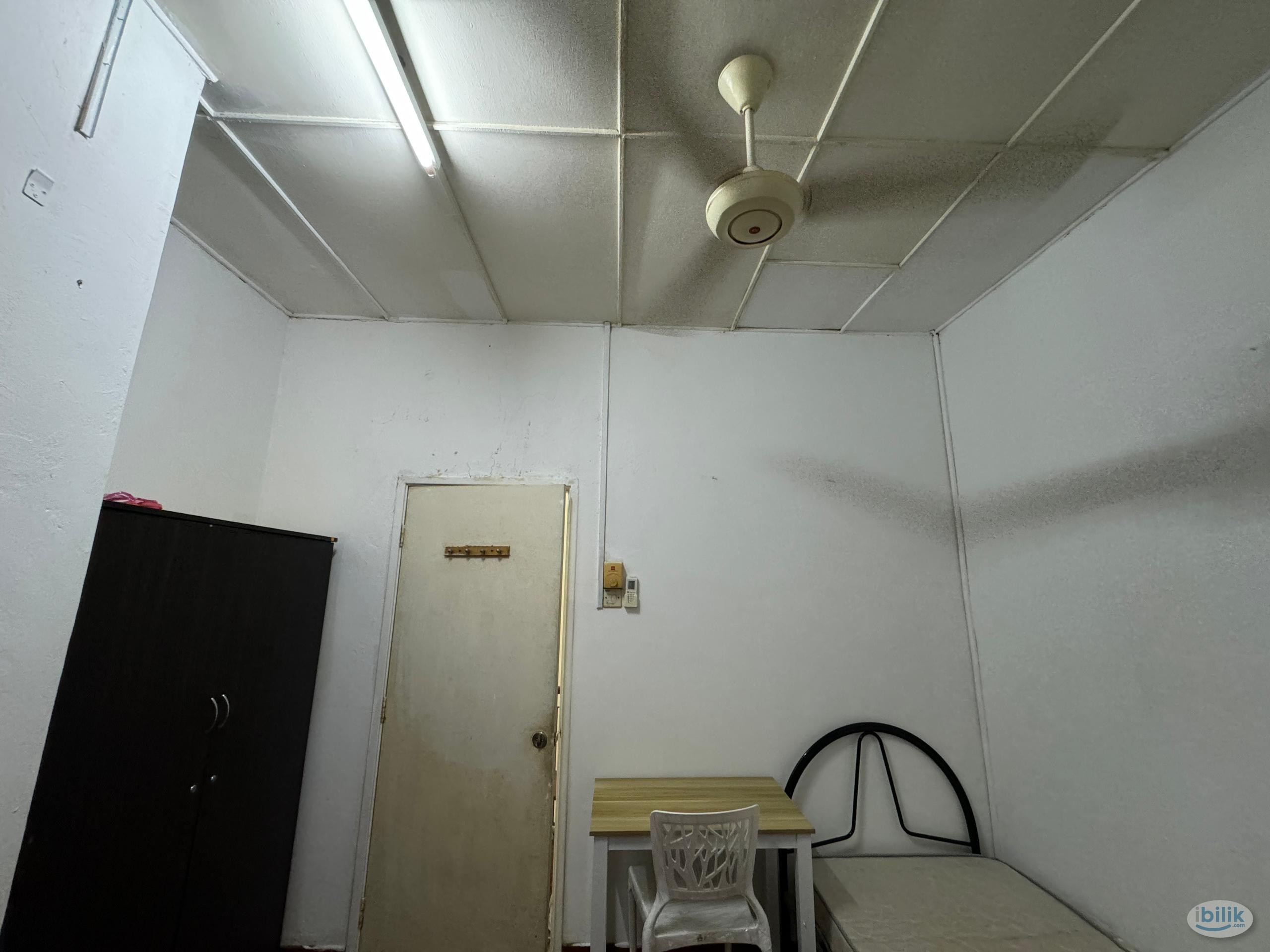 ⚡8 mins walking distance to the KTM BANDAR UTAMA❗Room for rent @ Bandar Utama - Image 1