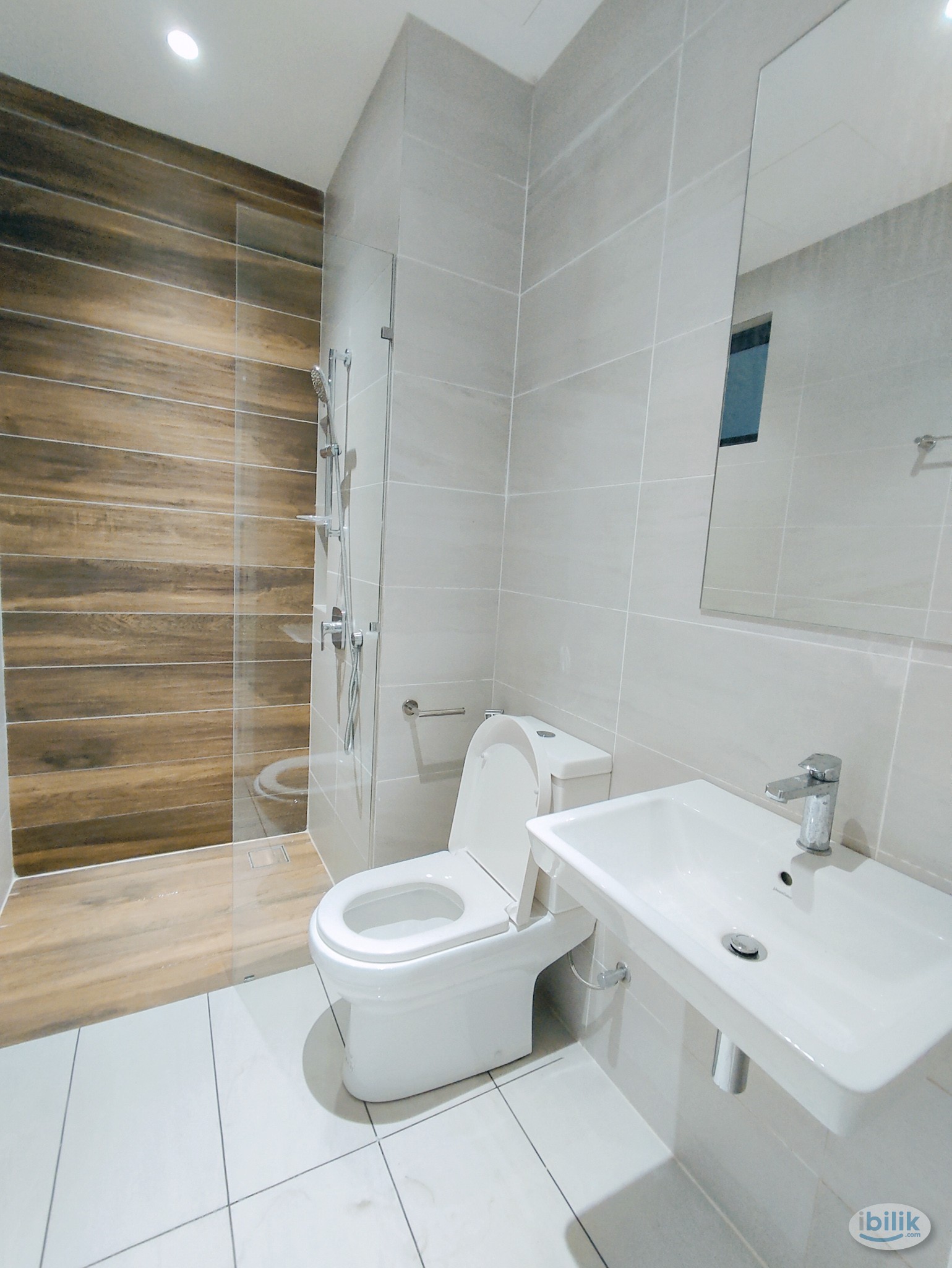 Mix Gender‼️ Medium Room at Unio Residence, Kepong - Image 4