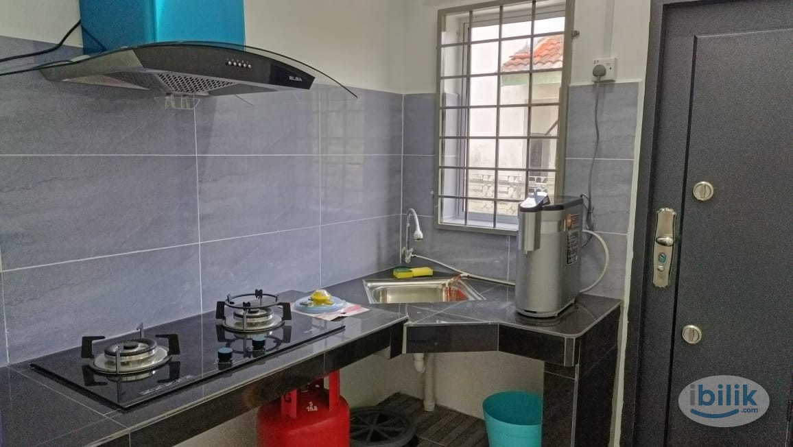Middle Private Room With Shared Adjoining Bathroom. - Image 2