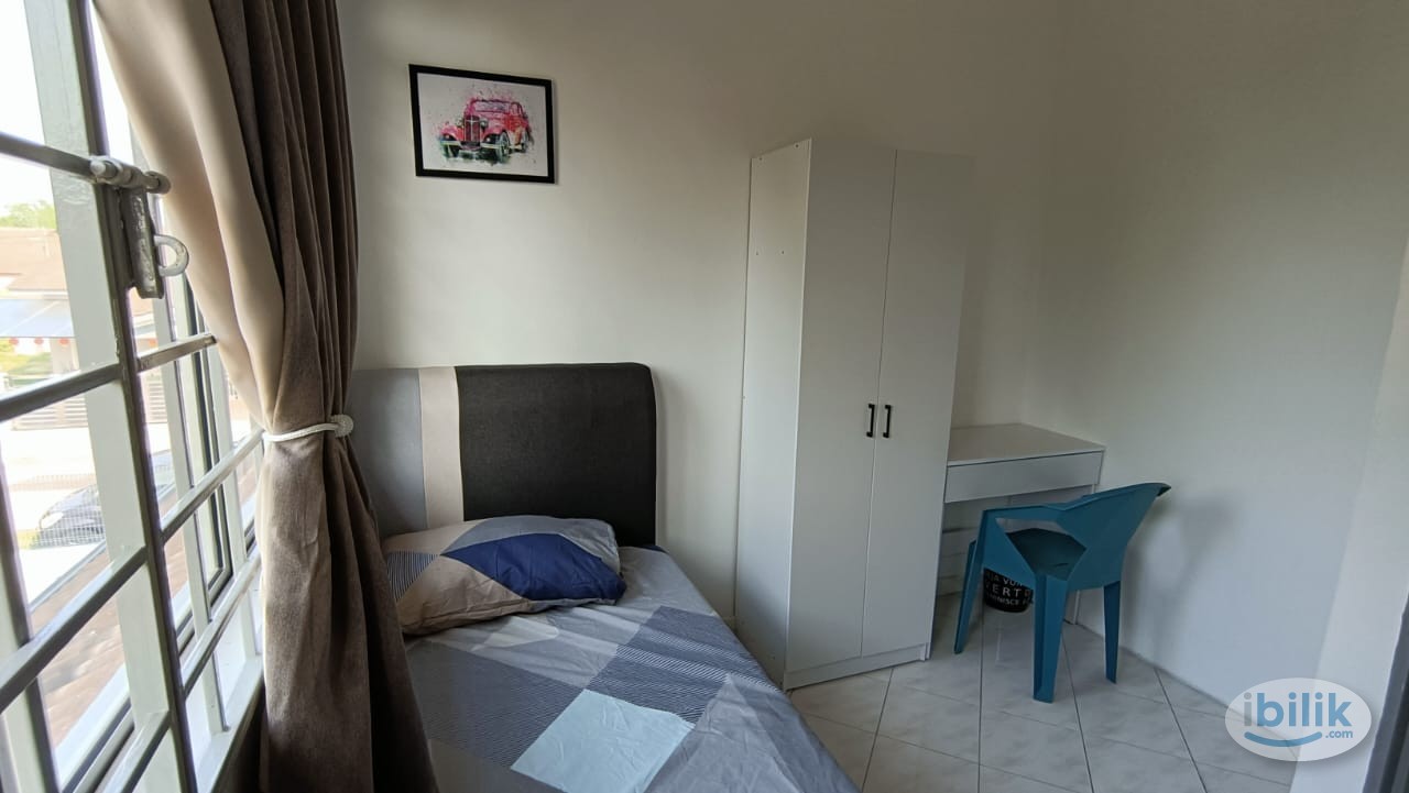 Small Single Private Room - Image 1