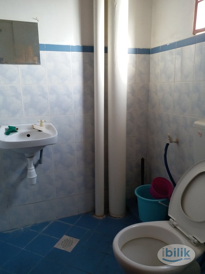 Master Room at Desa Palma, Putra Nilai - Image 3