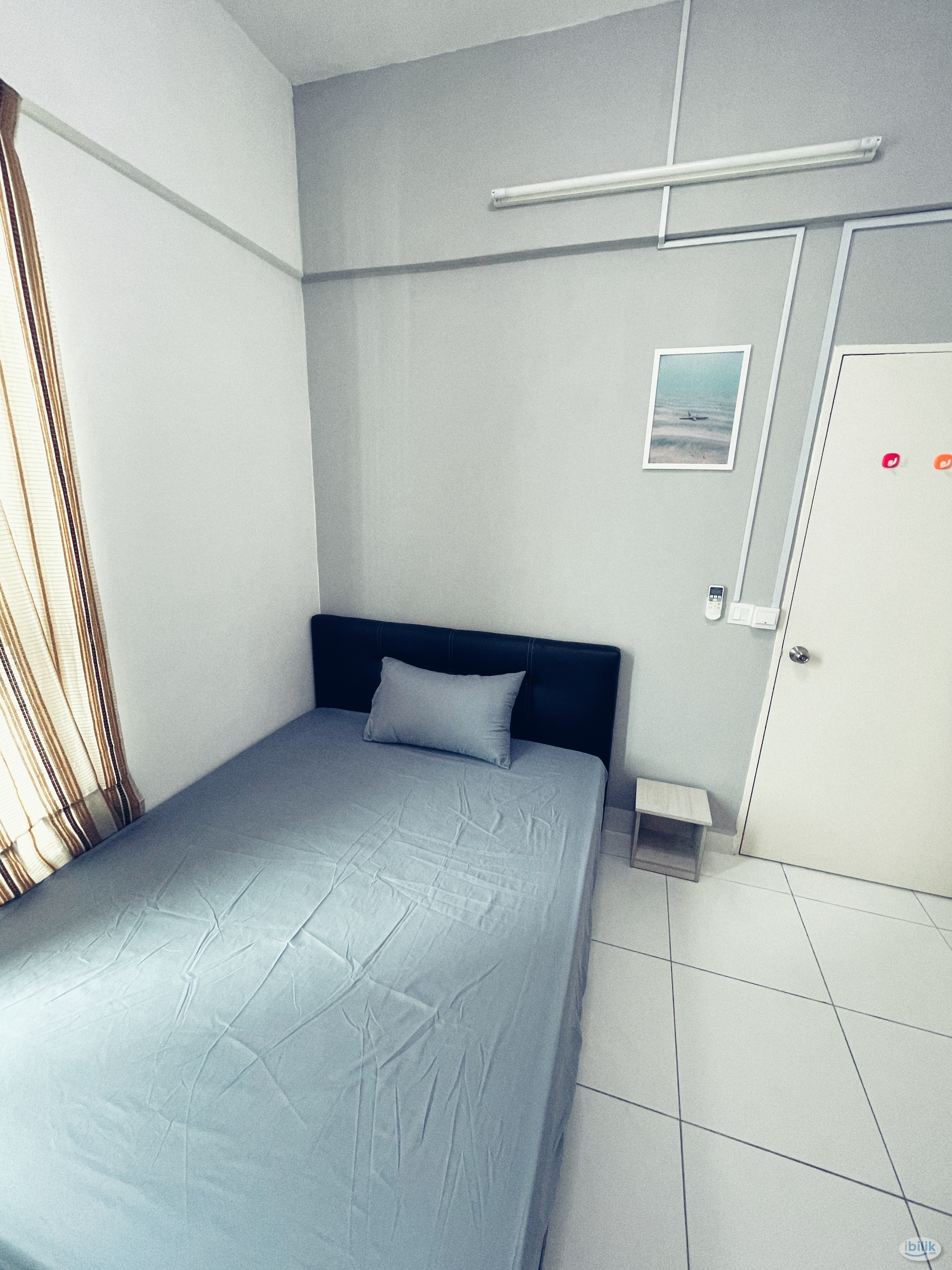 Middle Room at Elit Heights, Bayan Baru - Image 1