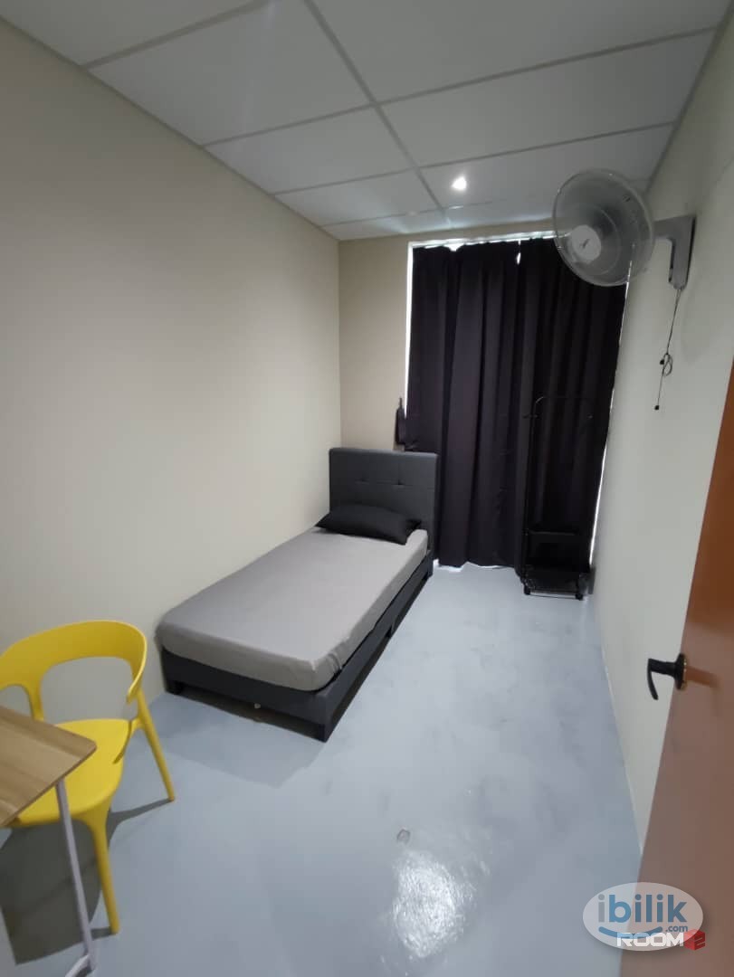 Near LRT Kelana Jaya🚄 Room with 🚽@ Room Rent at SS3, Paradigm mall - Image 3