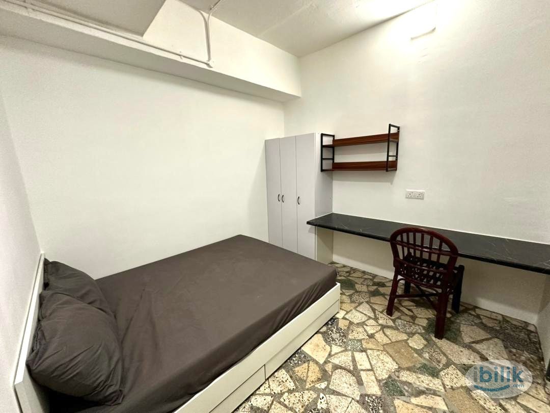 🚎5 minute to Chow Kit station🔥, cozy room ready to move in💥 - Image 1