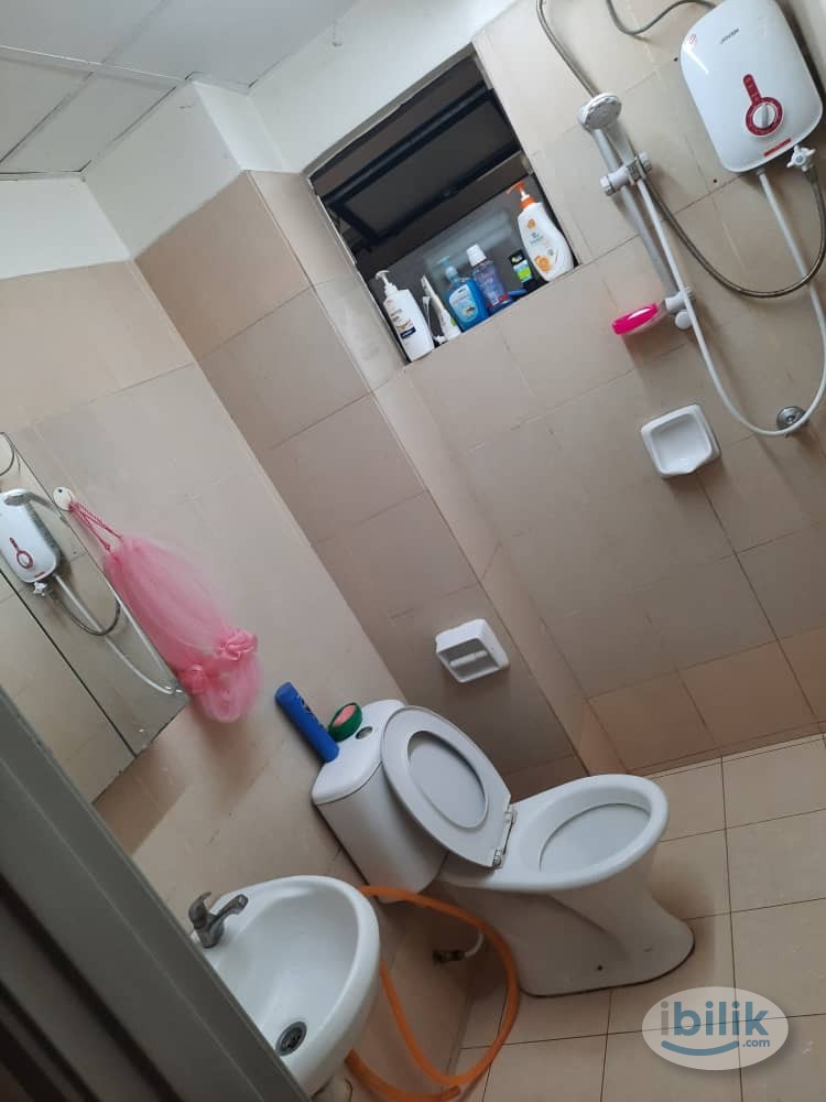 **Female Unit "Middle Room" at Rivercity, Sentul - Image 4