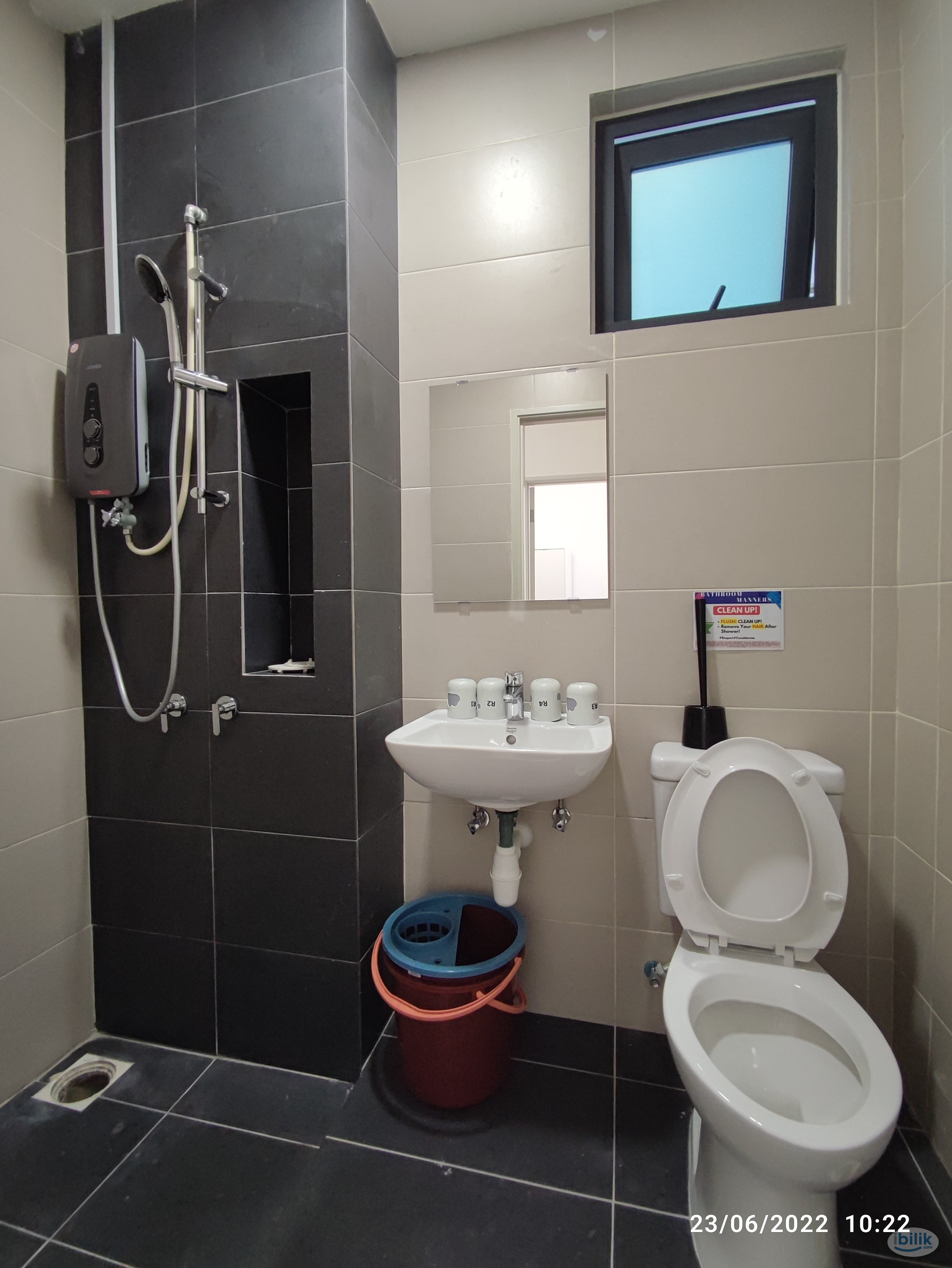 Middle Room at Pacific Star, Petaling Jaya - Image 1