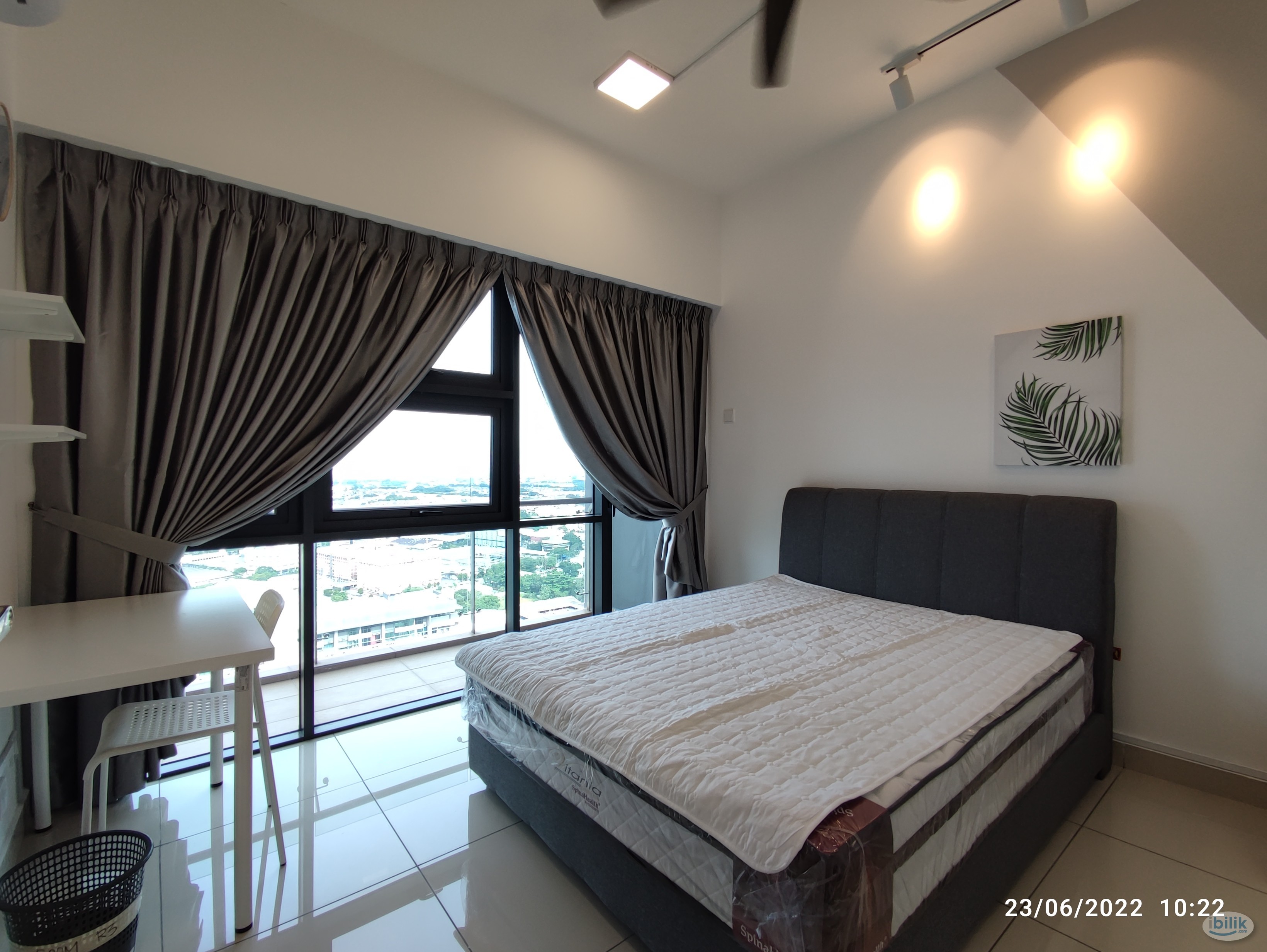 Middle Room at Pacific Star, Petaling Jaya - Image 2